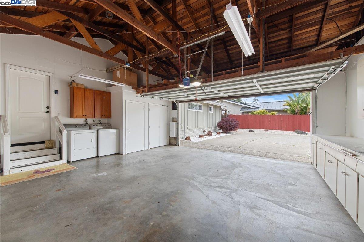 Detail Gallery Image 27 of 42 For 5161 Saddle Brook Dr, Oakland,  CA 94619 - 3 Beds | 2 Baths