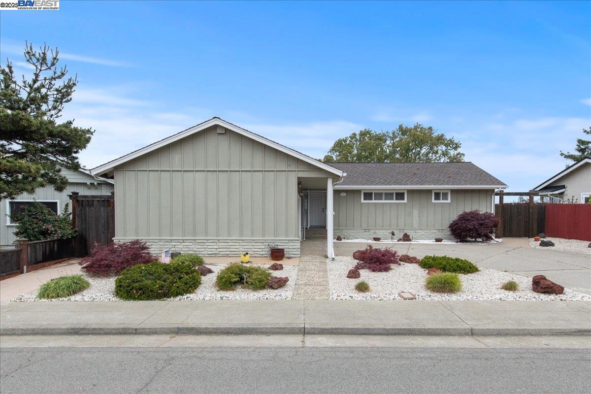 Detail Gallery Image 29 of 42 For 5161 Saddle Brook Dr, Oakland,  CA 94619 - 3 Beds | 2 Baths
