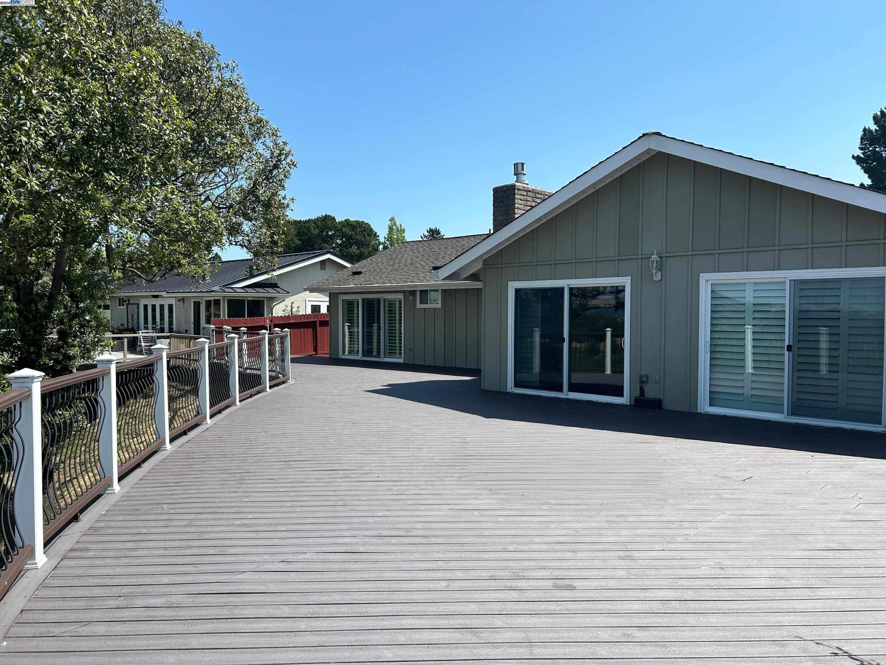 Detail Gallery Image 34 of 42 For 5161 Saddle Brook Dr, Oakland,  CA 94619 - 3 Beds | 2 Baths
