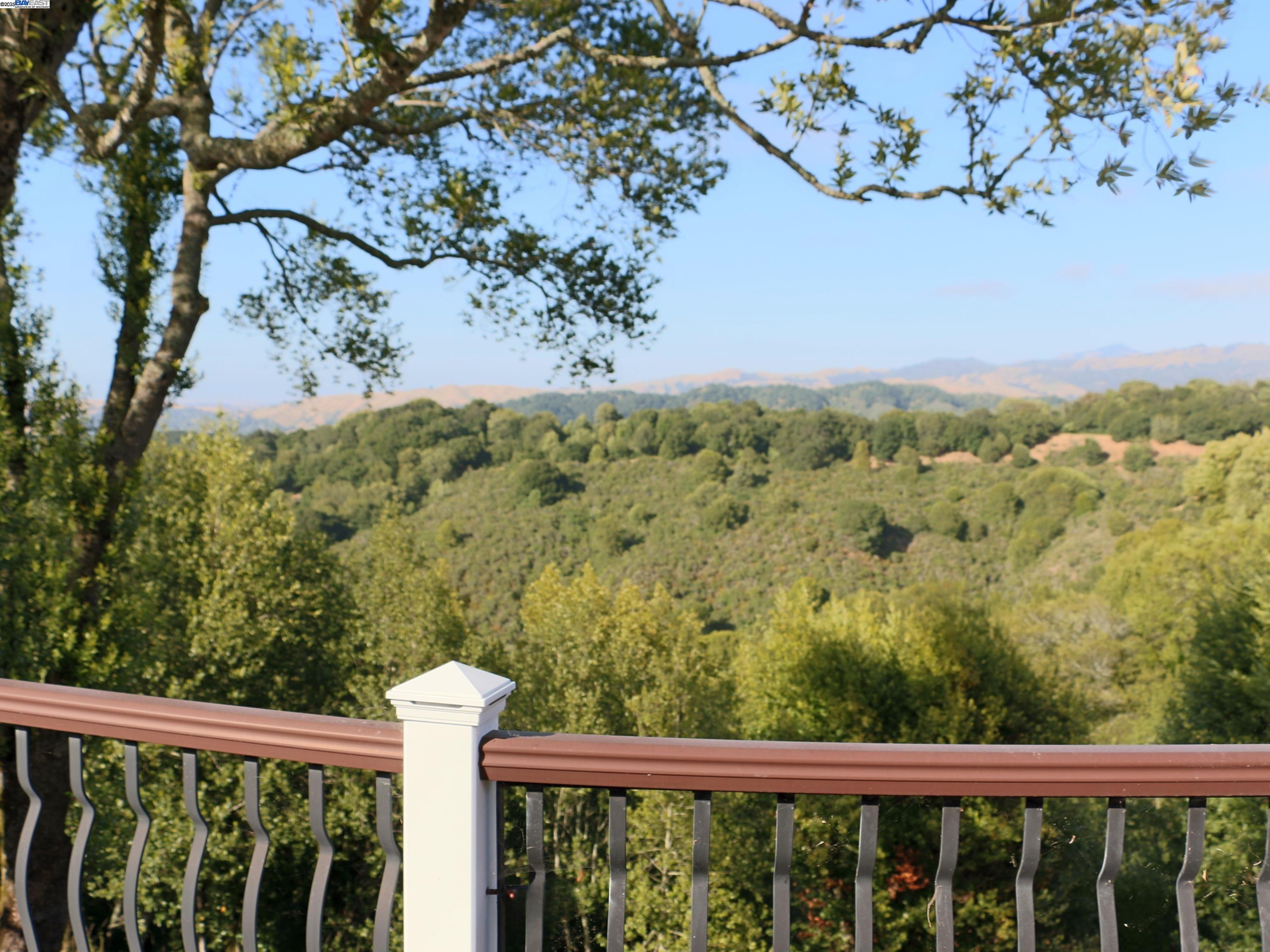 Detail Gallery Image 38 of 42 For 5161 Saddle Brook Dr, Oakland,  CA 94619 - 3 Beds | 2 Baths