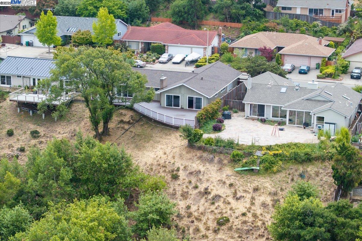 Detail Gallery Image 39 of 42 For 5161 Saddle Brook Dr, Oakland,  CA 94619 - 3 Beds | 2 Baths