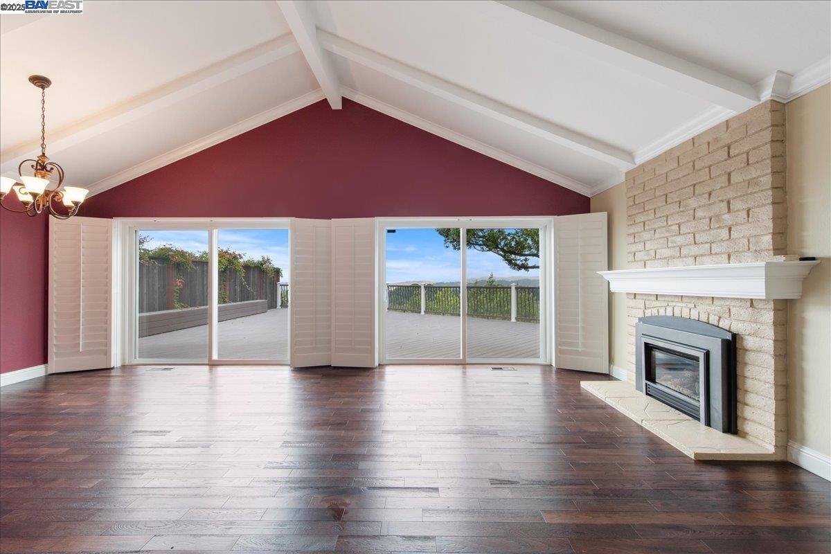 Detail Gallery Image 7 of 42 For 5161 Saddle Brook Dr, Oakland,  CA 94619 - 3 Beds | 2 Baths