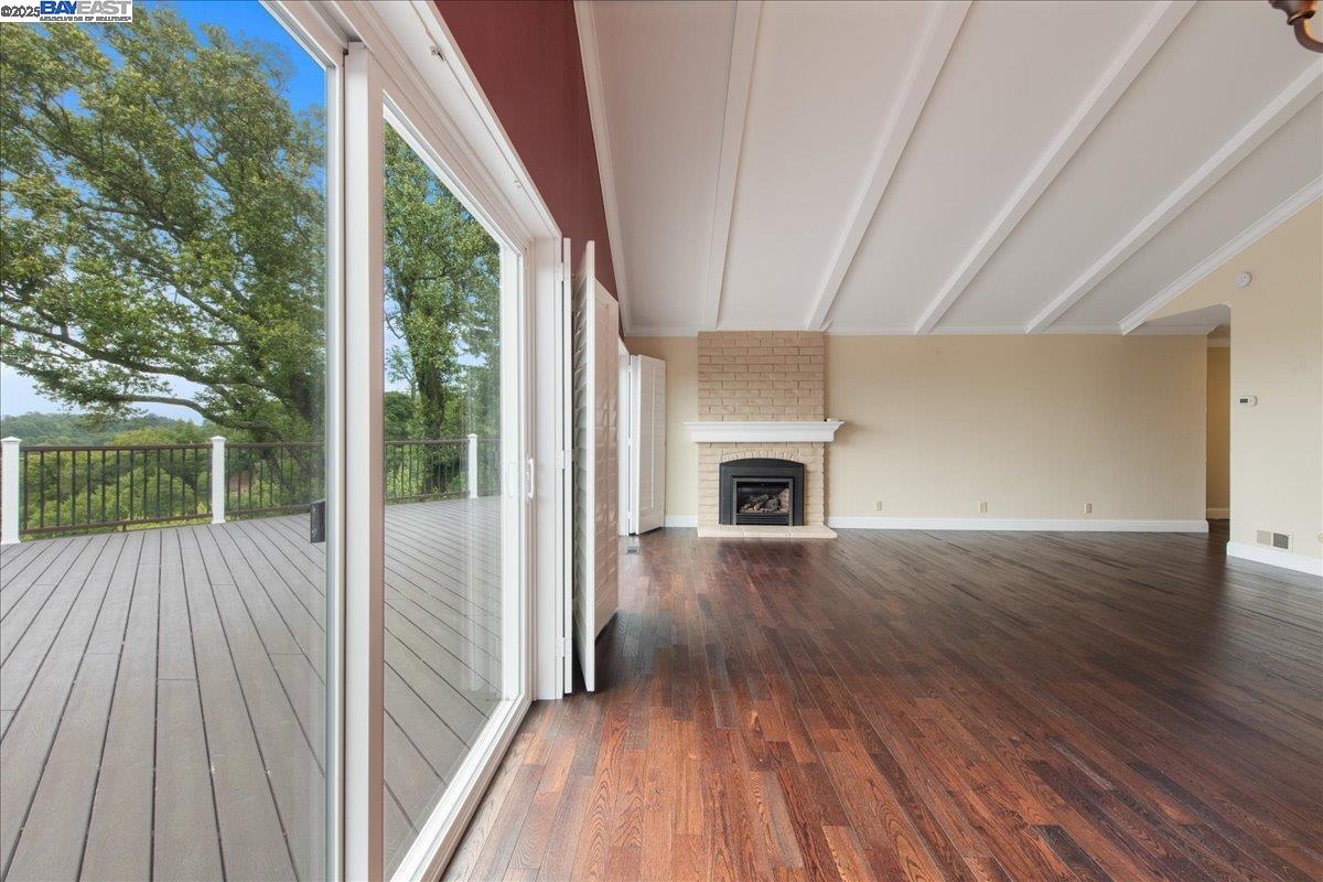 Detail Gallery Image 10 of 42 For 5161 Saddle Brook Dr, Oakland,  CA 94619 - 3 Beds | 2 Baths