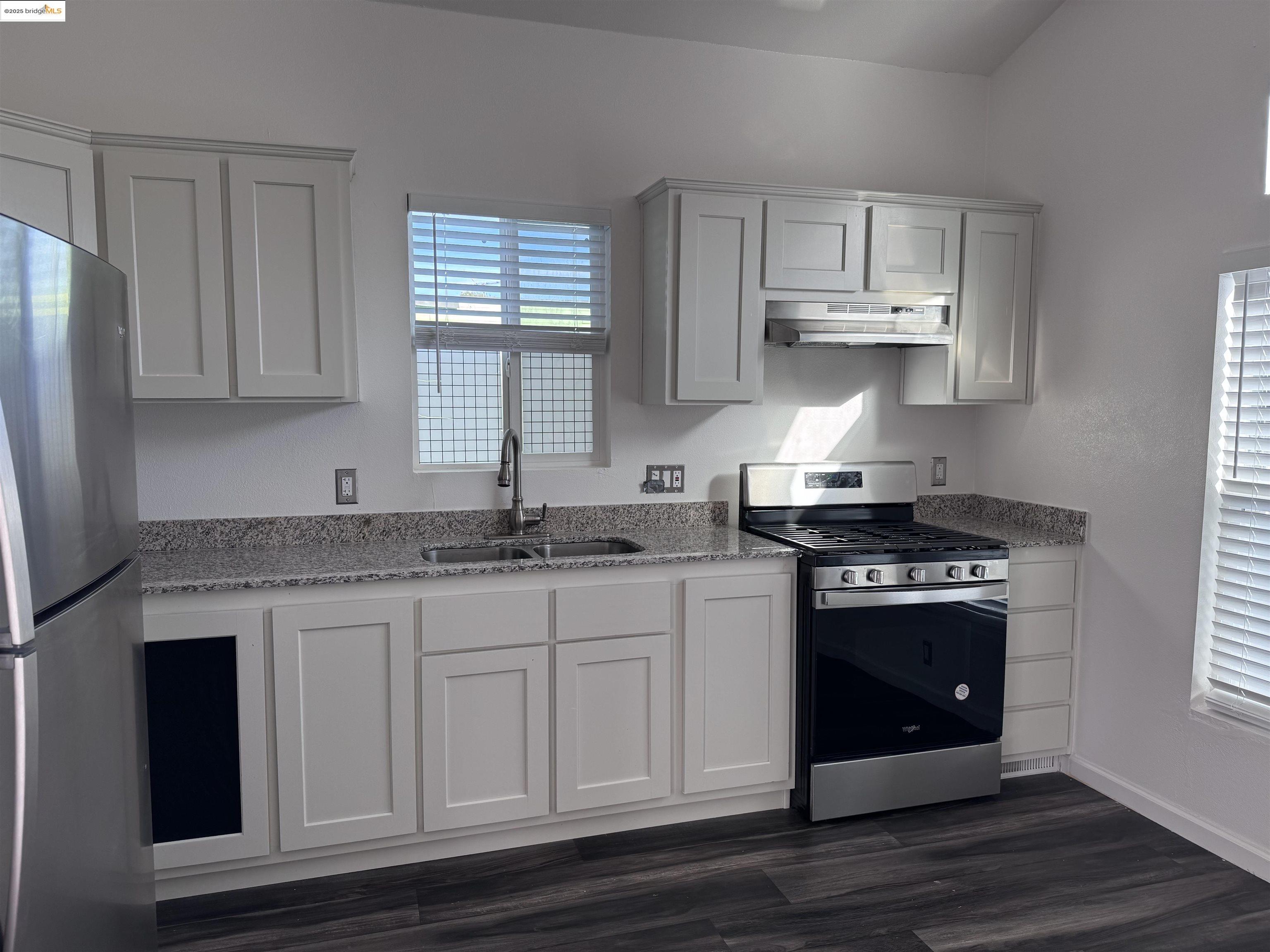 Detail Gallery Image 3 of 15 For 2425 Church Lane #20,  San Pablo,  CA 94806 - 1 Beds | 1 Baths
