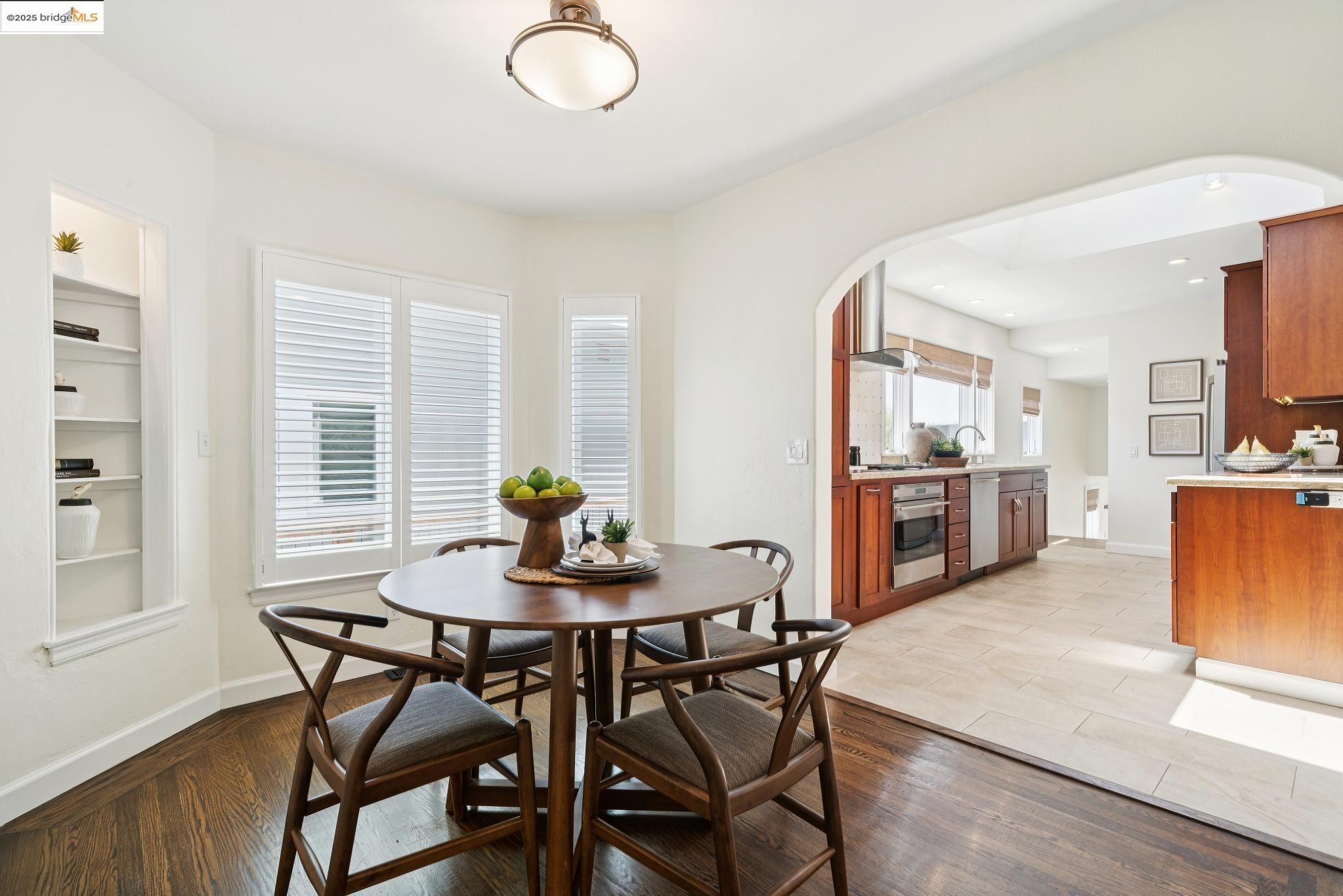 Detail Gallery Image 11 of 53 For 338 Berkeley Park Blvd, Kensington,  CA 94707 - 3 Beds | 2 Baths