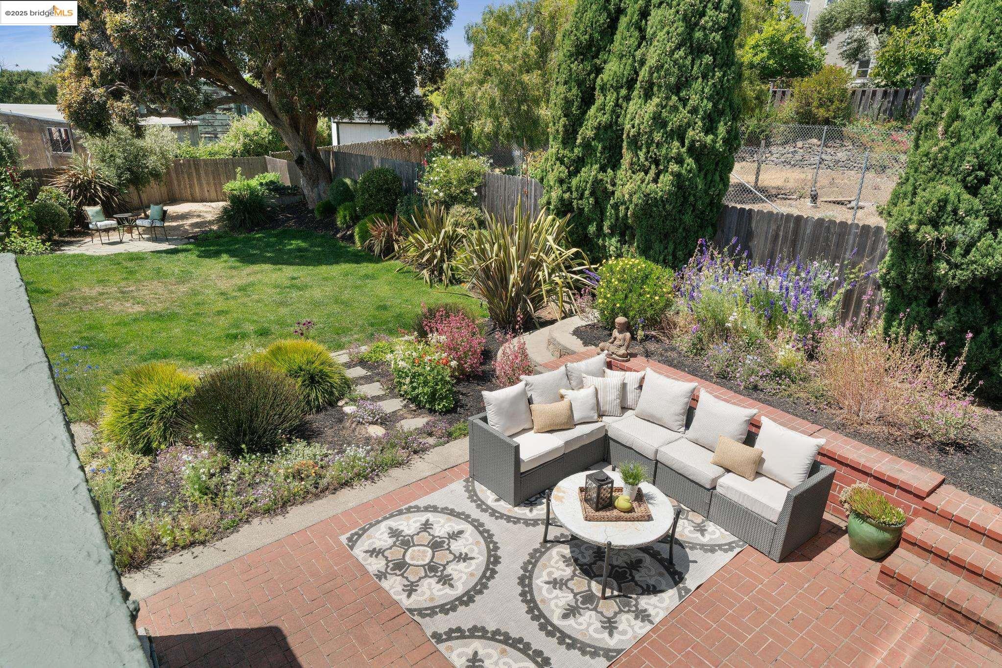 Detail Gallery Image 21 of 53 For 338 Berkeley Park Blvd, Kensington,  CA 94707 - 3 Beds | 2 Baths