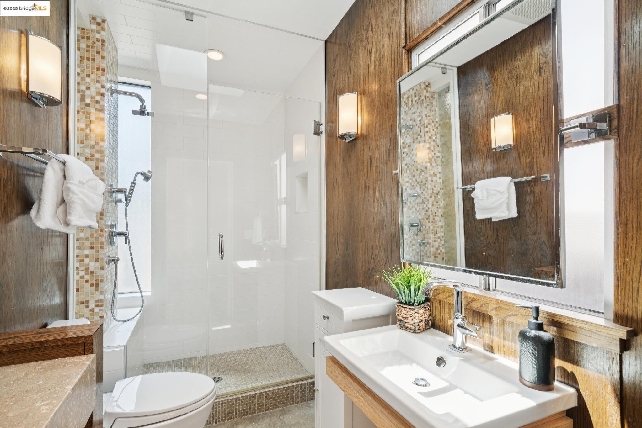 Detail Gallery Image 24 of 53 For 338 Berkeley Park Blvd, Kensington,  CA 94707 - 3 Beds | 2 Baths