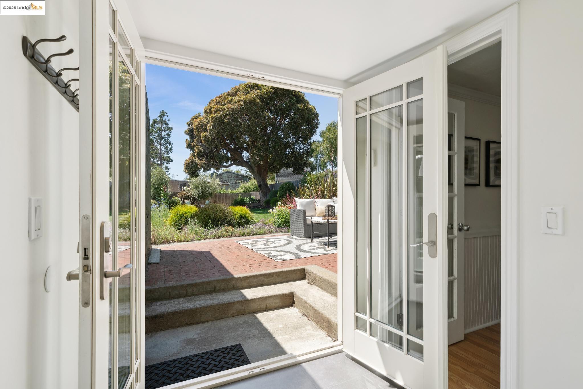 Detail Gallery Image 26 of 53 For 338 Berkeley Park Blvd, Kensington,  CA 94707 - 3 Beds | 2 Baths