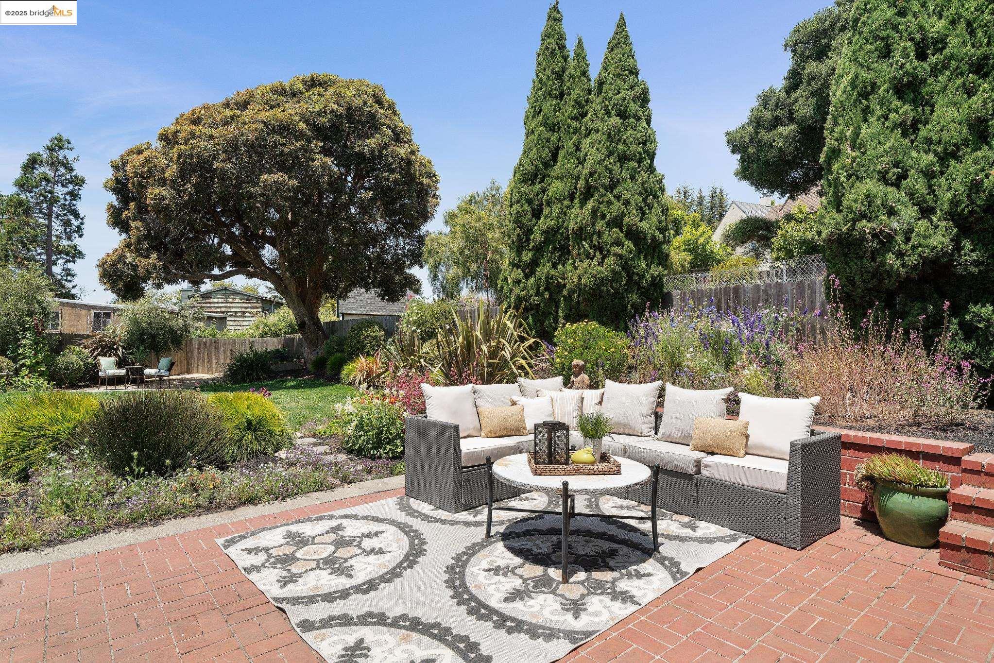 Detail Gallery Image 27 of 53 For 338 Berkeley Park Blvd, Kensington,  CA 94707 - 3 Beds | 2 Baths