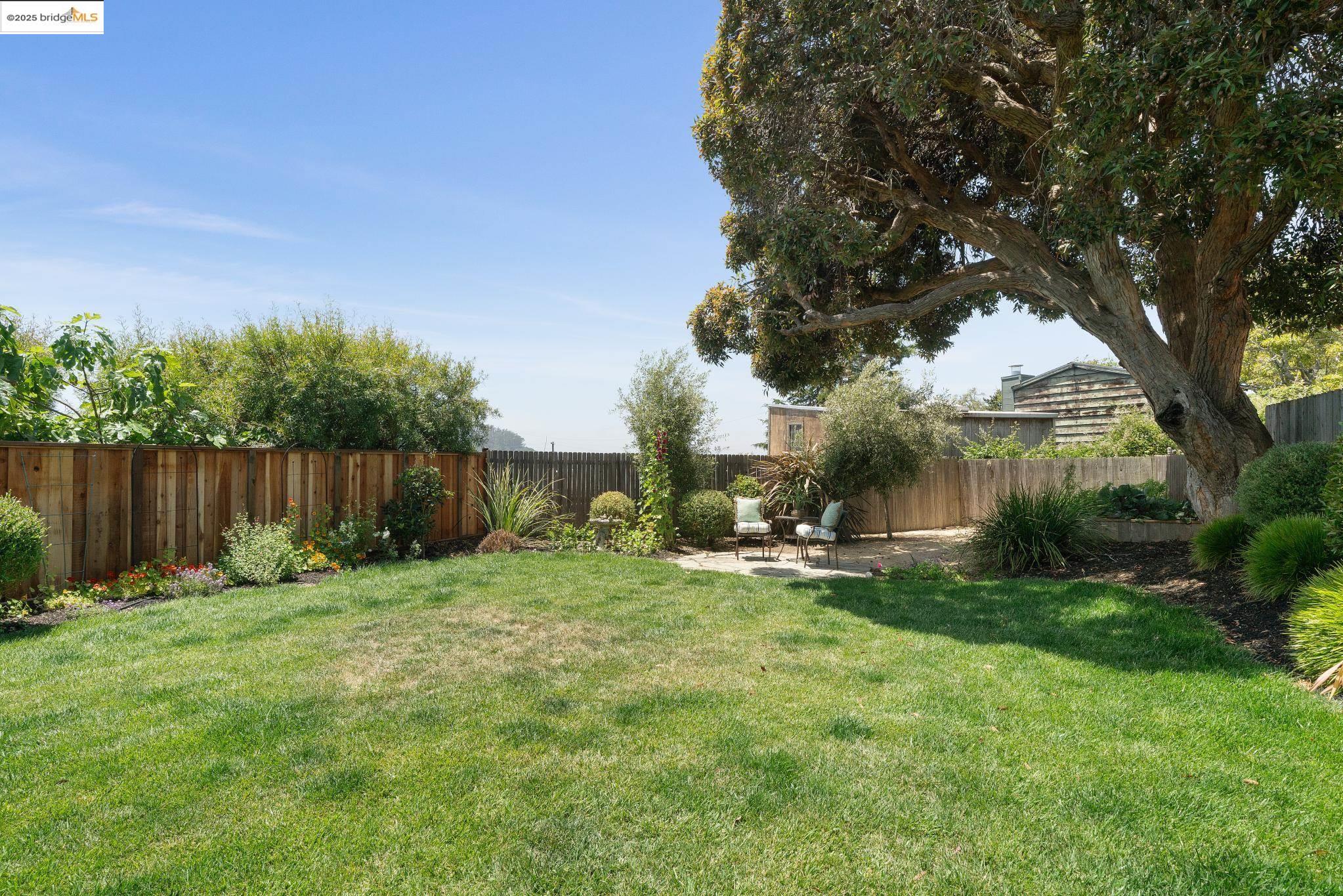 Detail Gallery Image 31 of 53 For 338 Berkeley Park Blvd, Kensington,  CA 94707 - 3 Beds | 2 Baths
