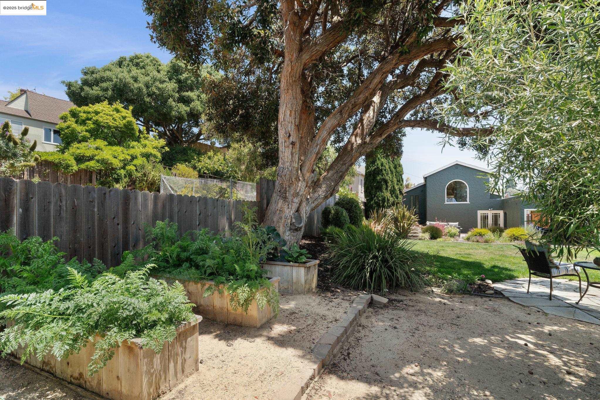 Detail Gallery Image 34 of 53 For 338 Berkeley Park Blvd, Kensington,  CA 94707 - 3 Beds | 2 Baths