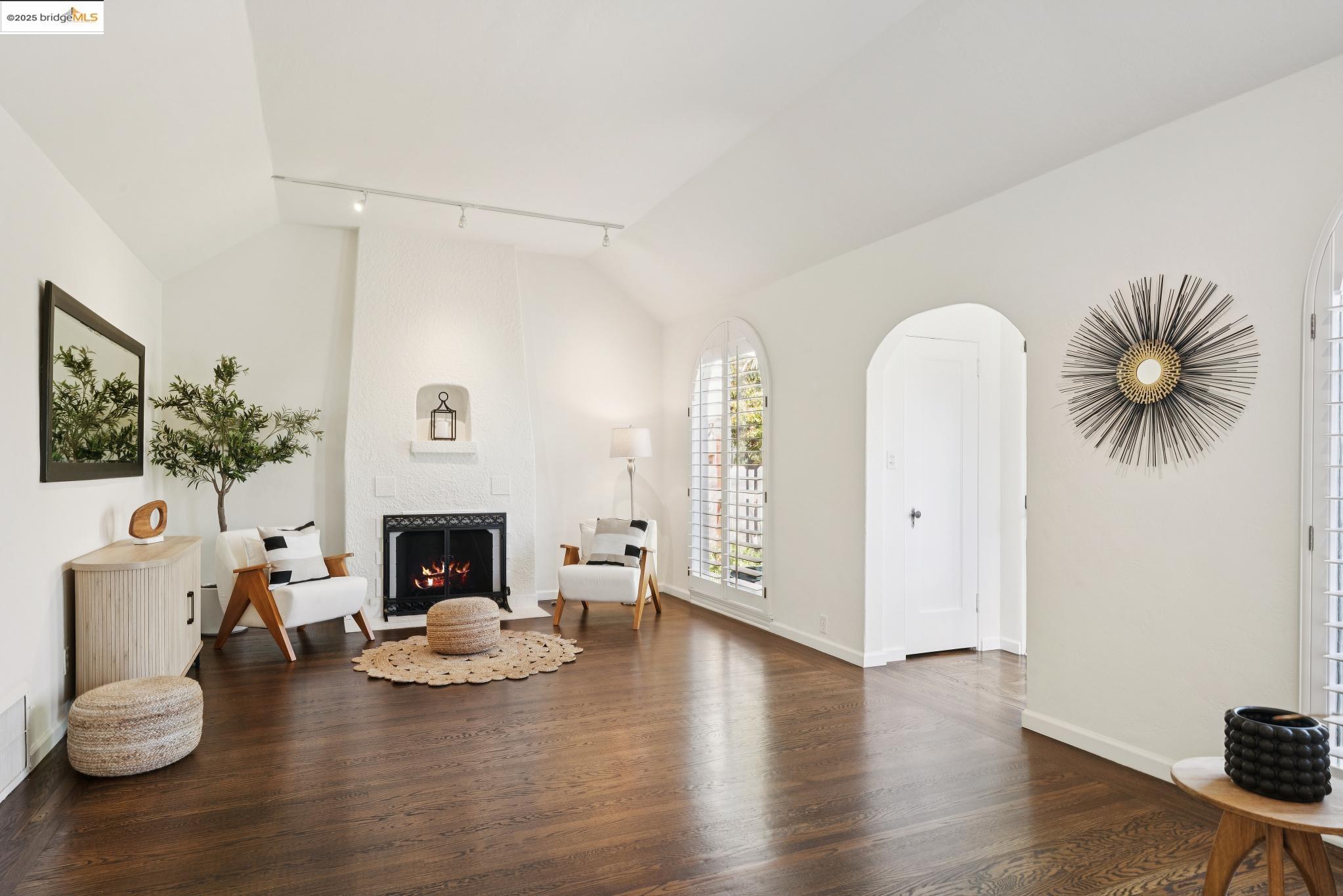 Detail Gallery Image 5 of 53 For 338 Berkeley Park Blvd, Kensington,  CA 94707 - 3 Beds | 2 Baths