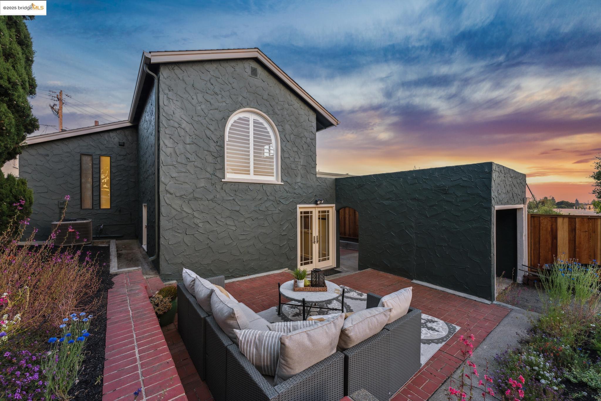 Detail Gallery Image 48 of 53 For 338 Berkeley Park Blvd, Kensington,  CA 94707 - 3 Beds | 2 Baths