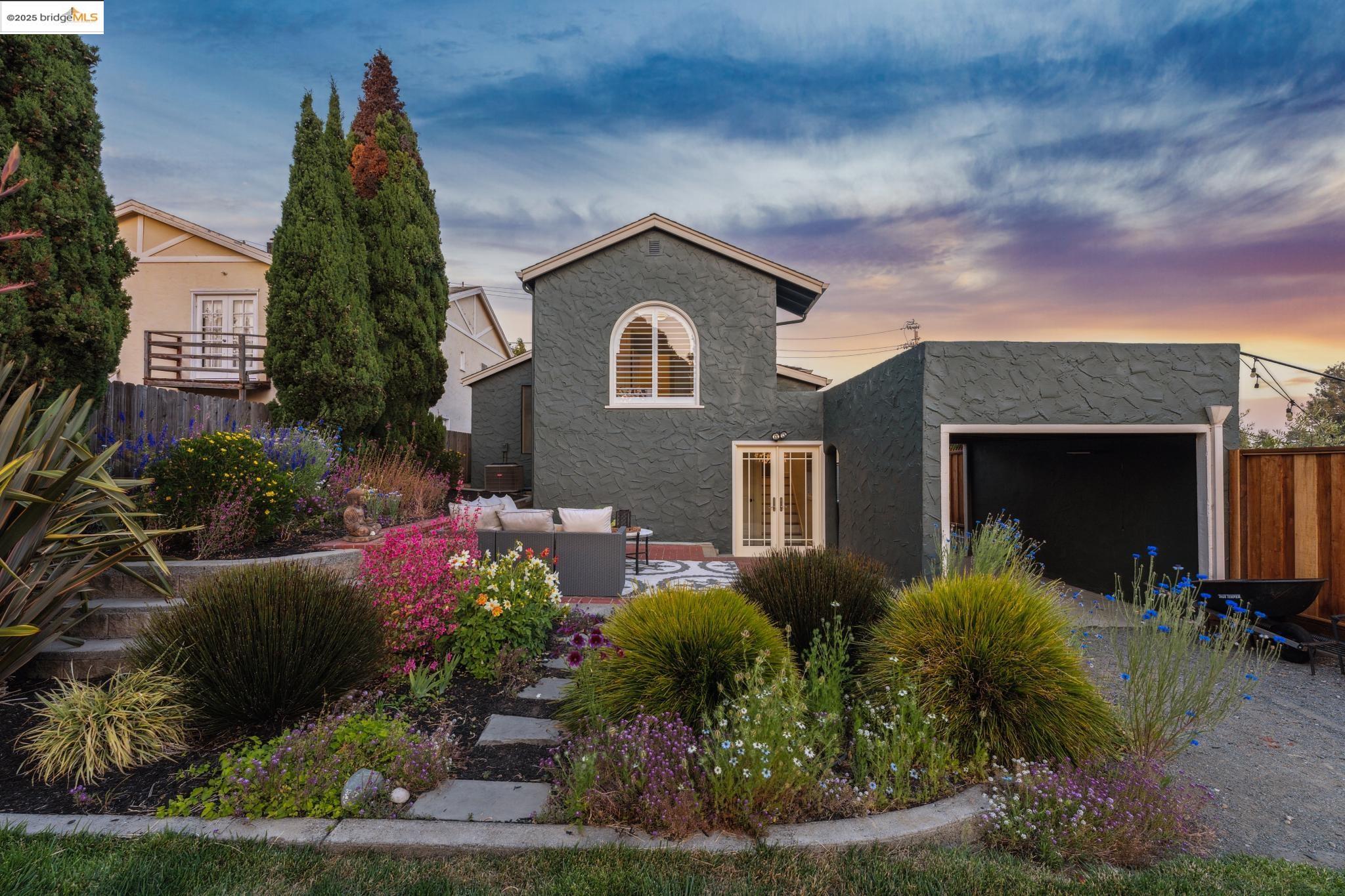 Detail Gallery Image 49 of 53 For 338 Berkeley Park Blvd, Kensington,  CA 94707 - 3 Beds | 2 Baths