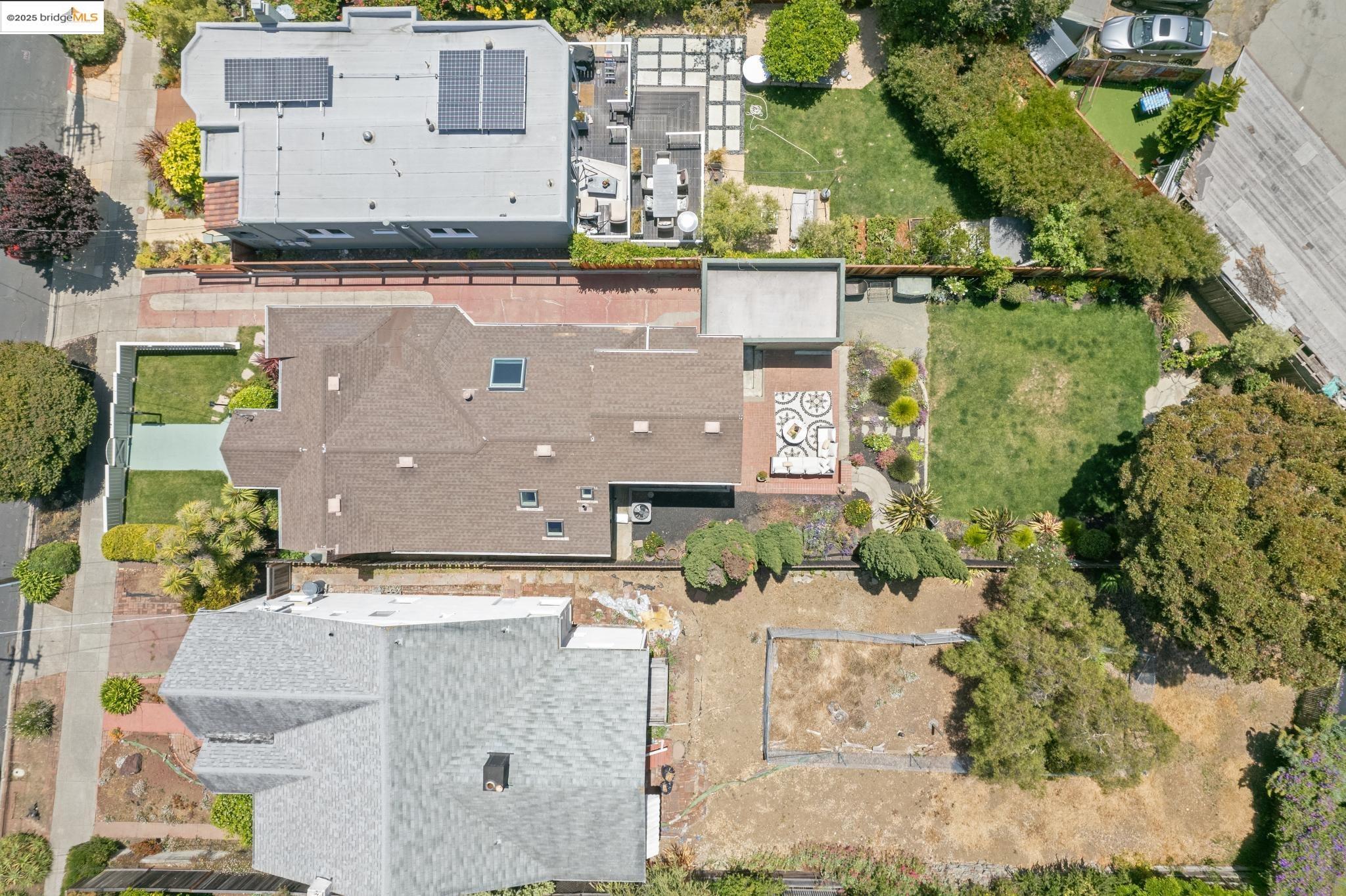 Detail Gallery Image 50 of 53 For 338 Berkeley Park Blvd, Kensington,  CA 94707 - 3 Beds | 2 Baths