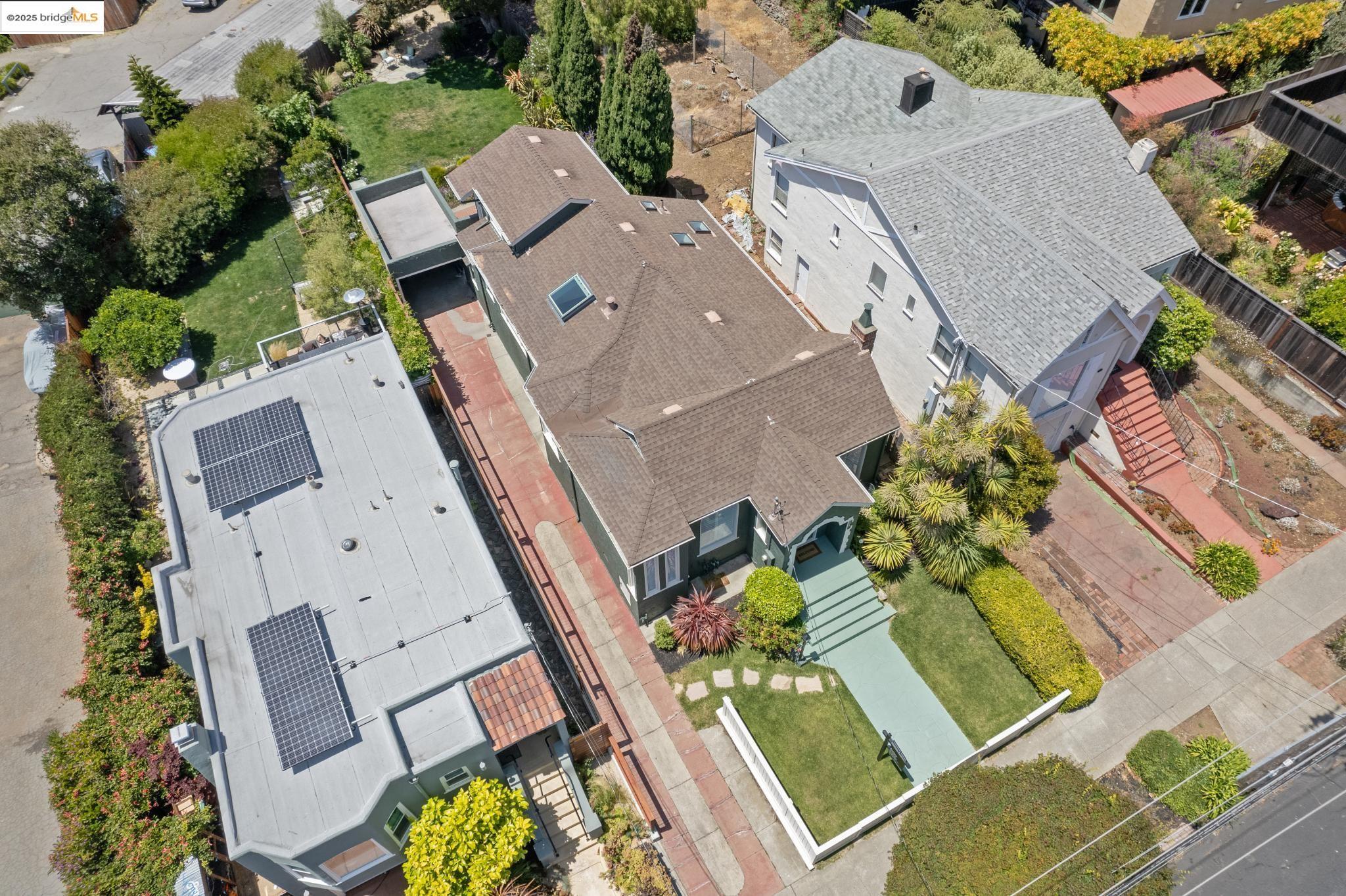 Detail Gallery Image 51 of 53 For 338 Berkeley Park Blvd, Kensington,  CA 94707 - 3 Beds | 2 Baths
