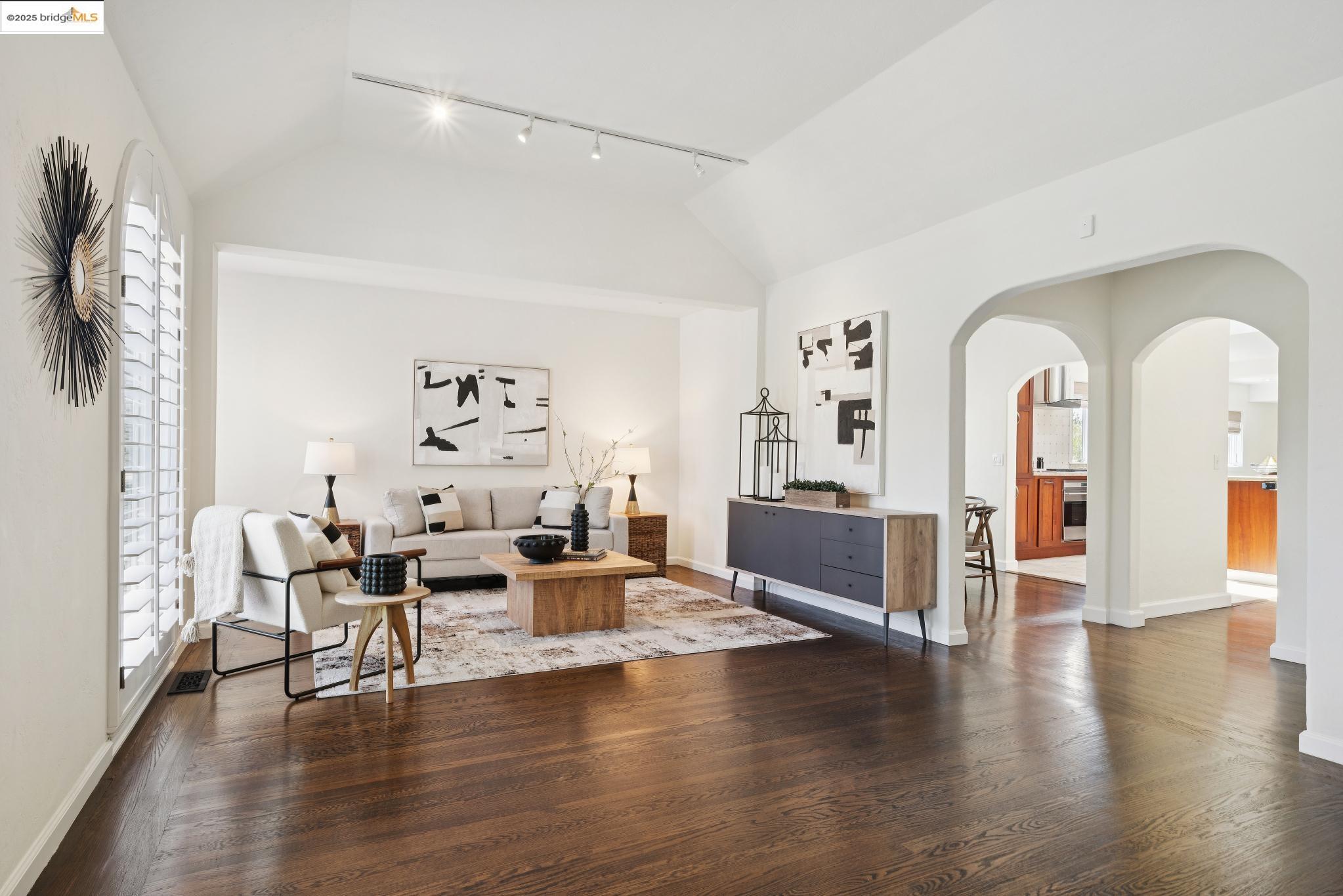 Detail Gallery Image 7 of 53 For 338 Berkeley Park Blvd, Kensington,  CA 94707 - 3 Beds | 2 Baths