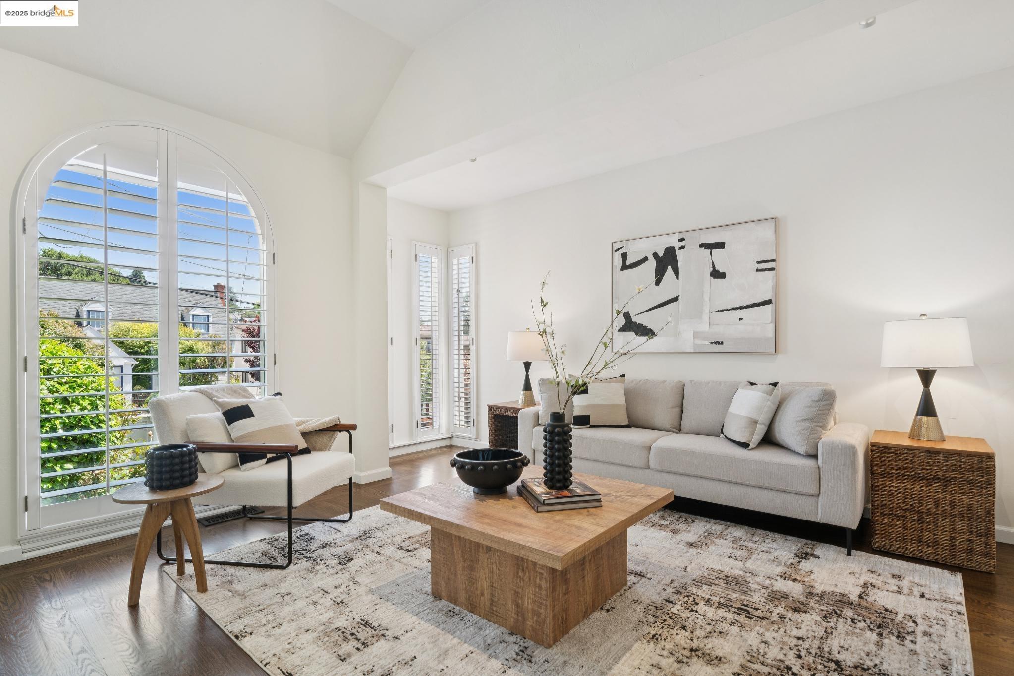 Detail Gallery Image 9 of 53 For 338 Berkeley Park Blvd, Kensington,  CA 94707 - 3 Beds | 2 Baths
