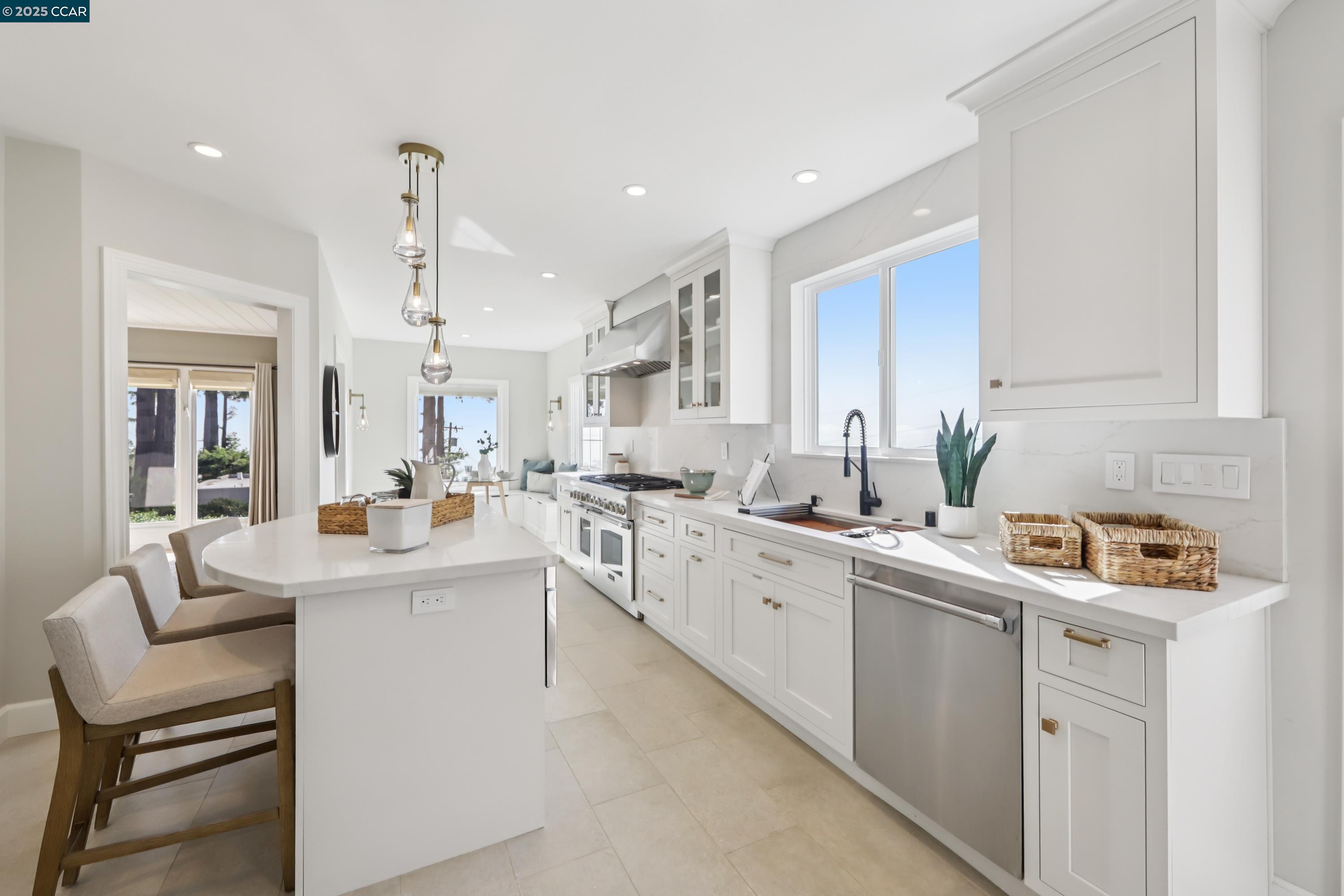 Detail Gallery Image 19 of 53 For 680 Grizzly Peak Blvd, Berkeley,  CA 94708 - 4 Beds | 2/1 Baths