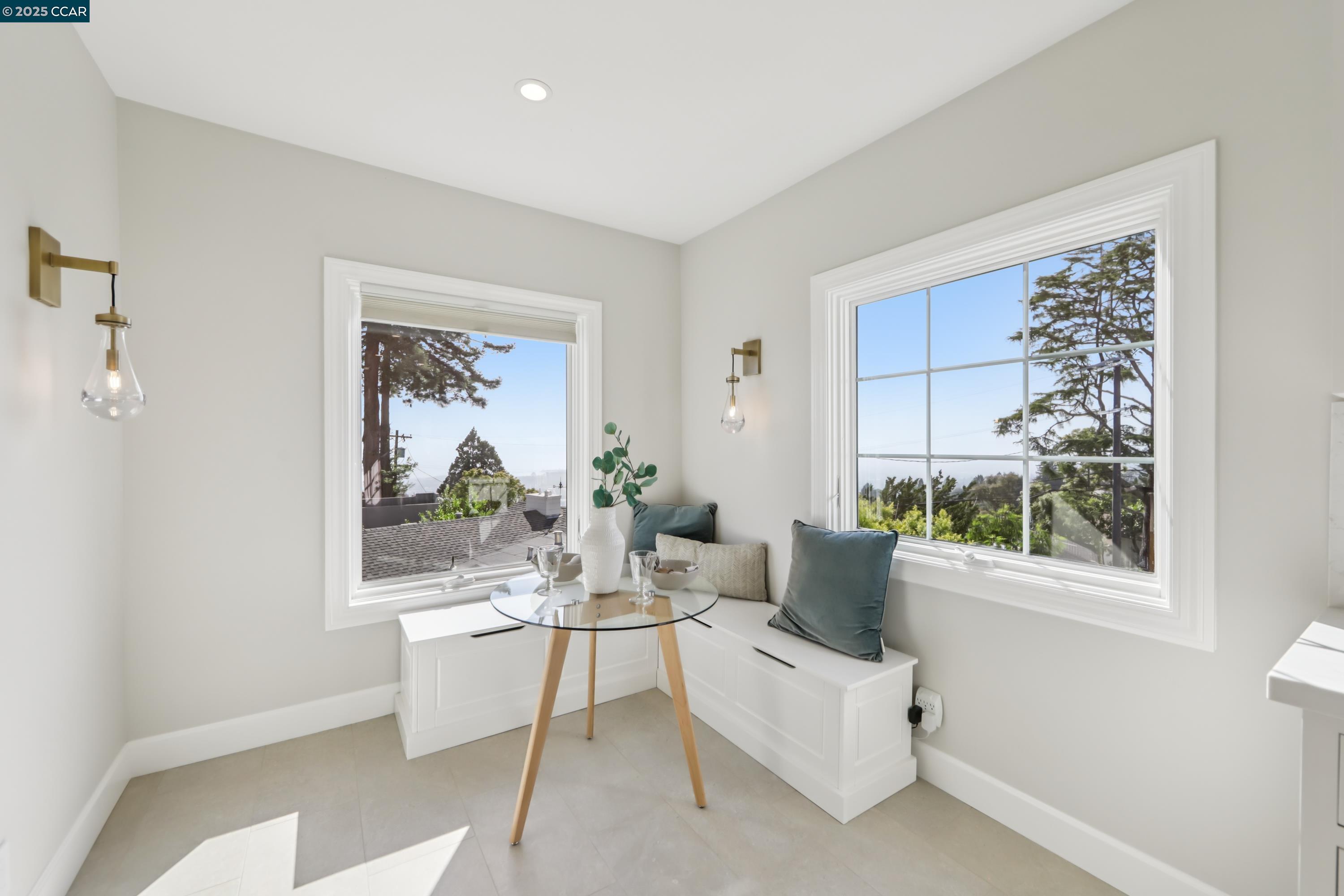 Detail Gallery Image 25 of 53 For 680 Grizzly Peak Blvd, Berkeley,  CA 94708 - 4 Beds | 2/1 Baths