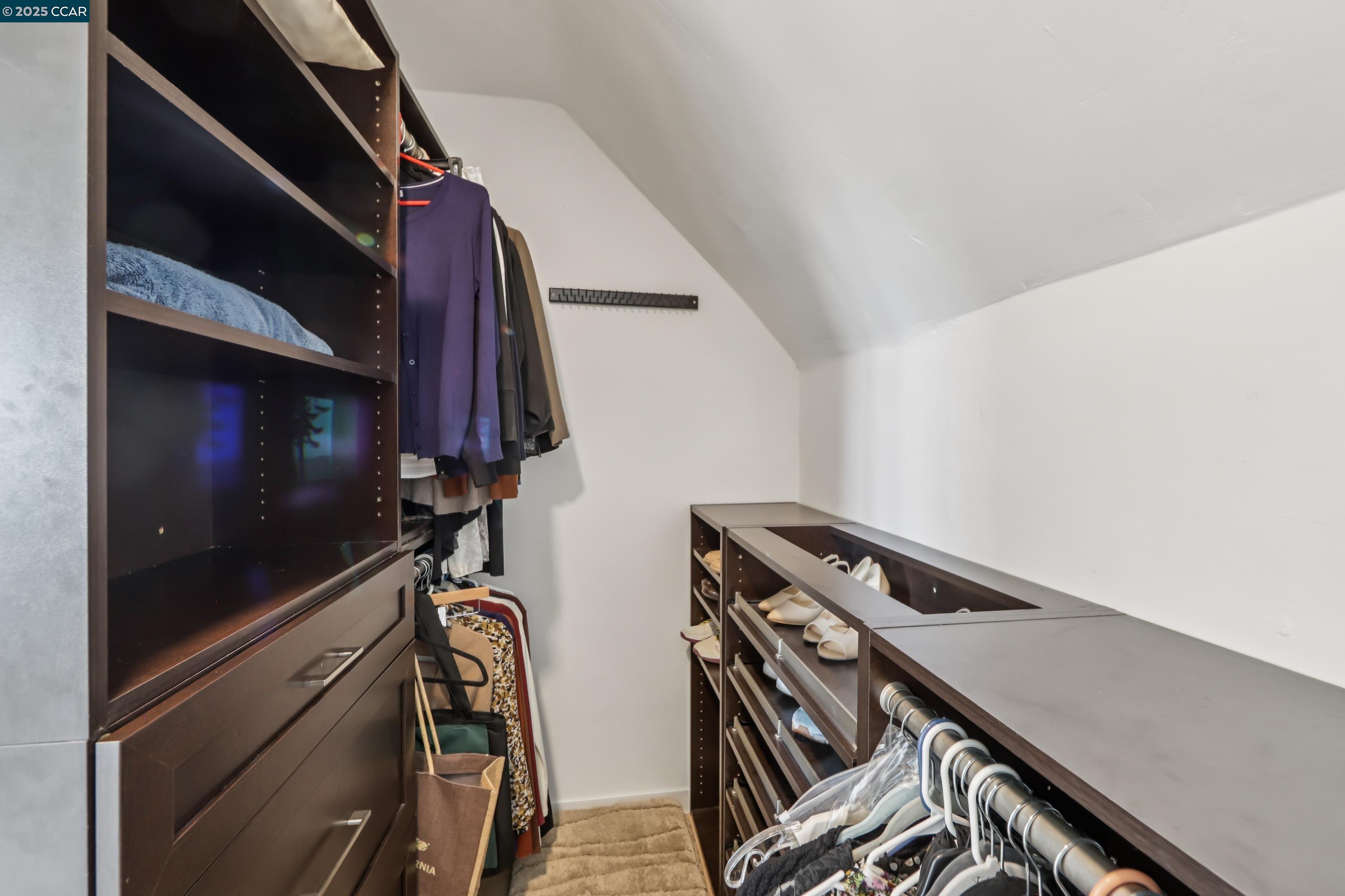 Detail Gallery Image 33 of 53 For 680 Grizzly Peak Blvd, Berkeley,  CA 94708 - 4 Beds | 2/1 Baths