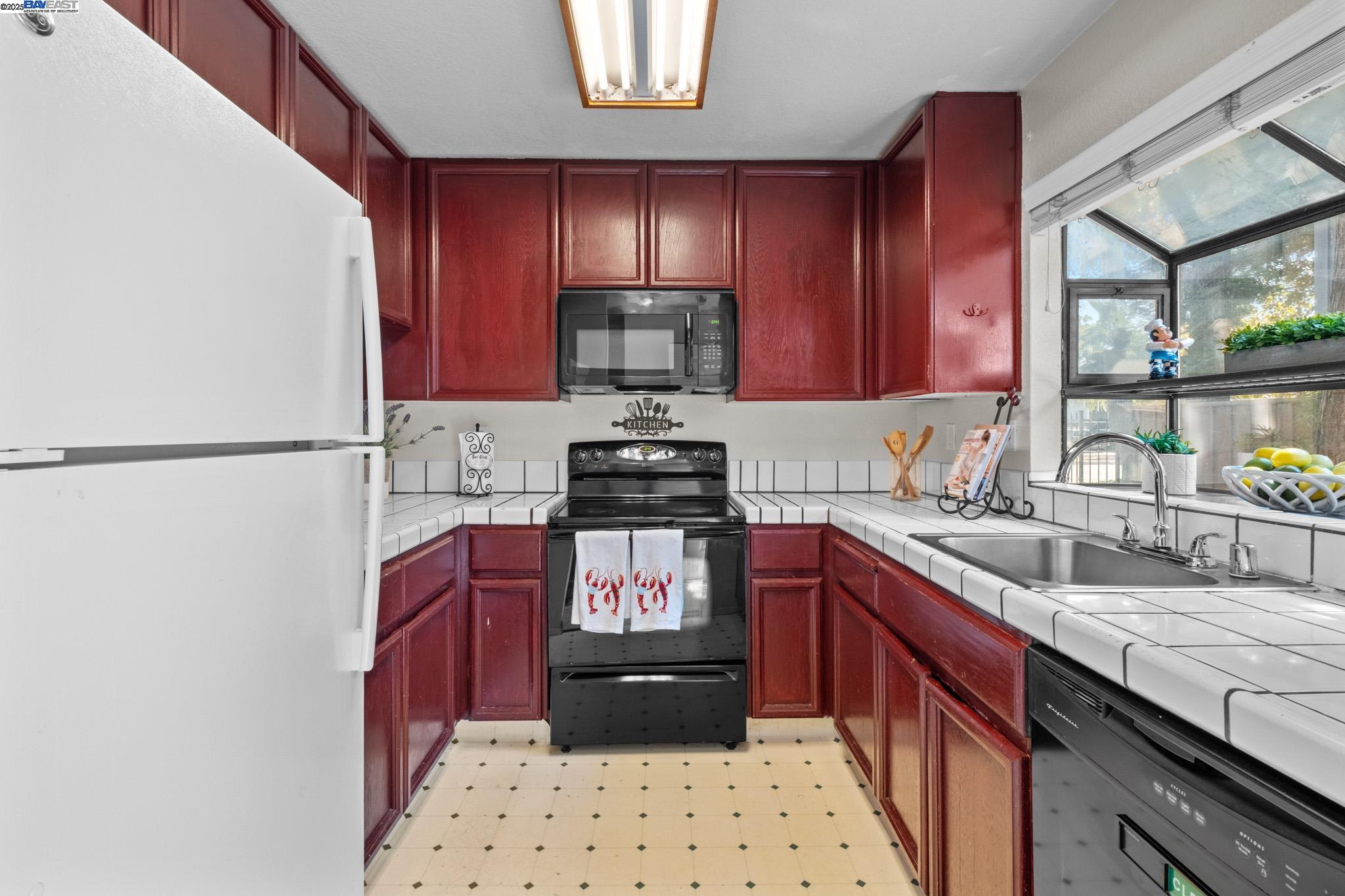 Photo #5: 41100862 Listing: Photo #5