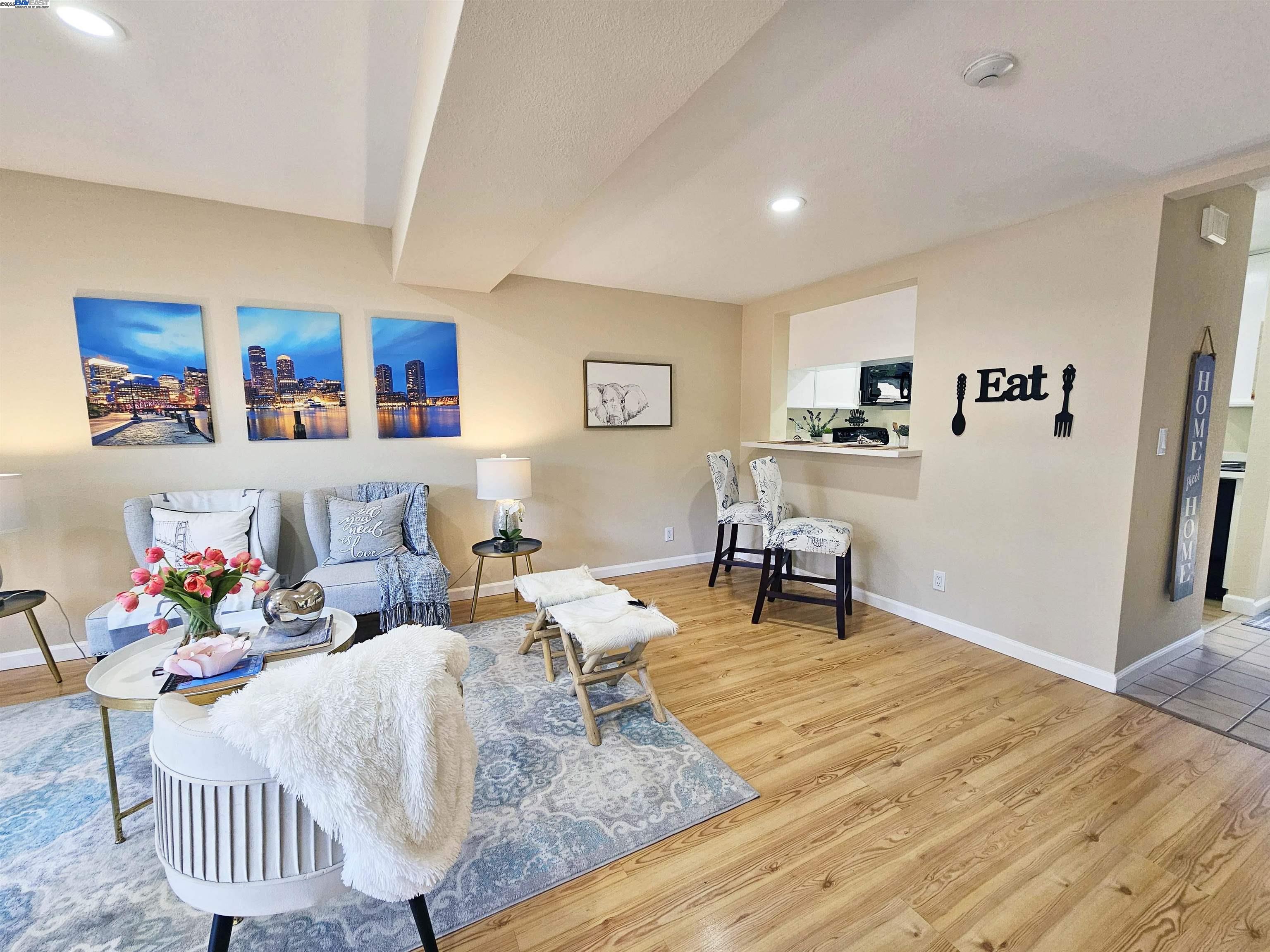 Photo #5: 41100862 Listing 