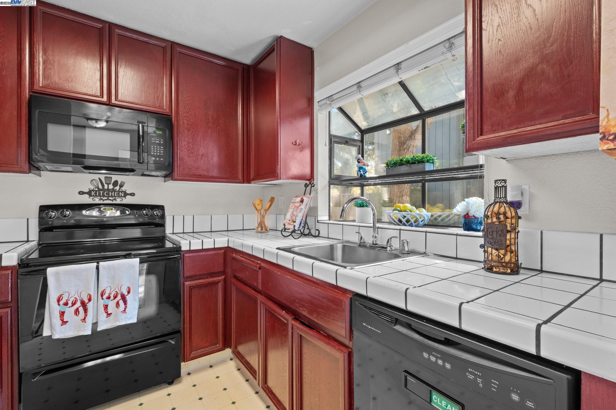 Photo #6: 41100862 Listing: Photo #6
