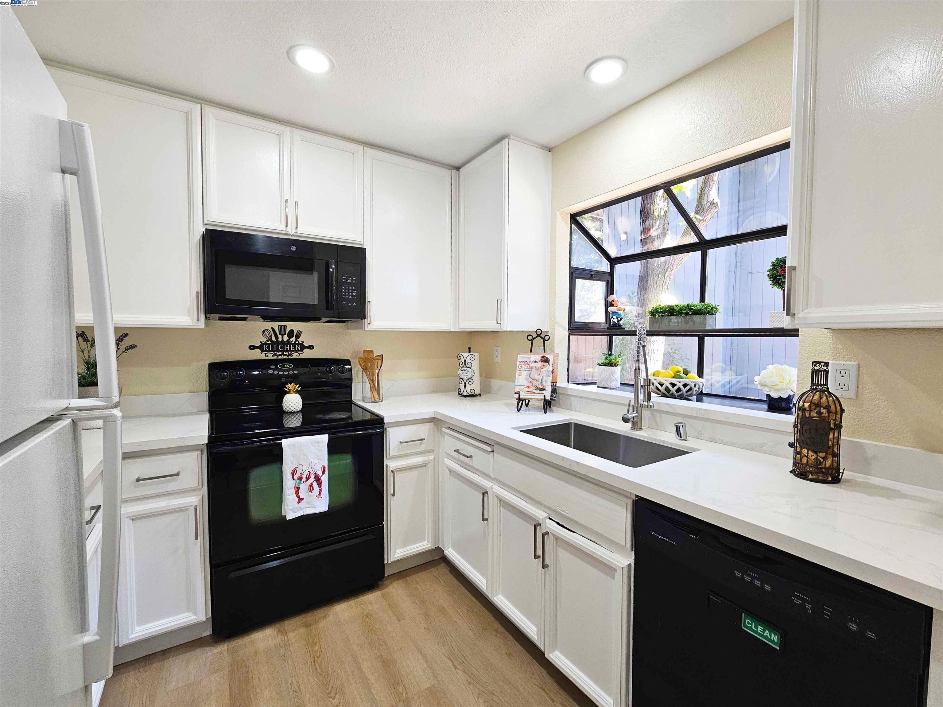 Photo #8: 41100862 Listing: Photo #8
