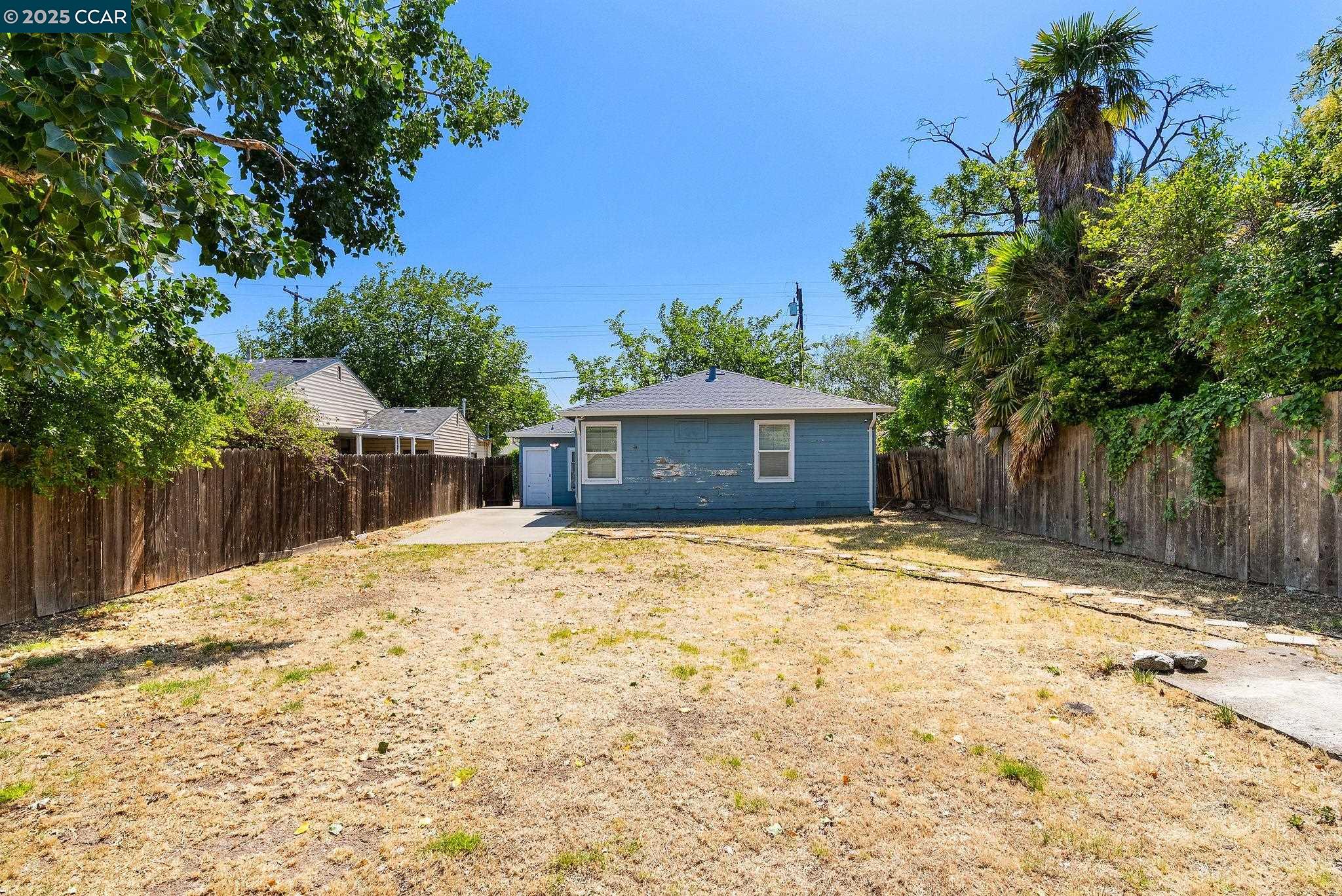 Detail Gallery Image 5 of 21 For 1925 Bessie Ave, Tracy,  CA 95376 - 2 Beds | 1 Baths