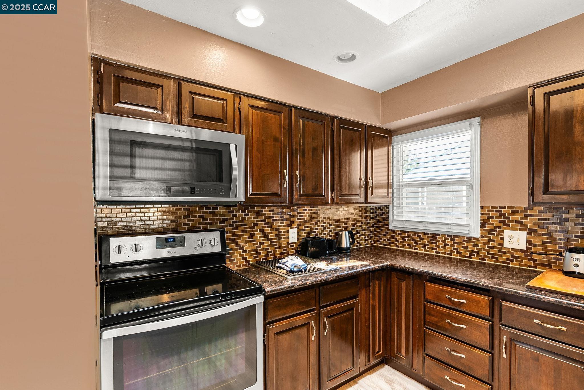 Detail Gallery Image 9 of 21 For 1925 Bessie Ave, Tracy,  CA 95376 - 2 Beds | 1 Baths