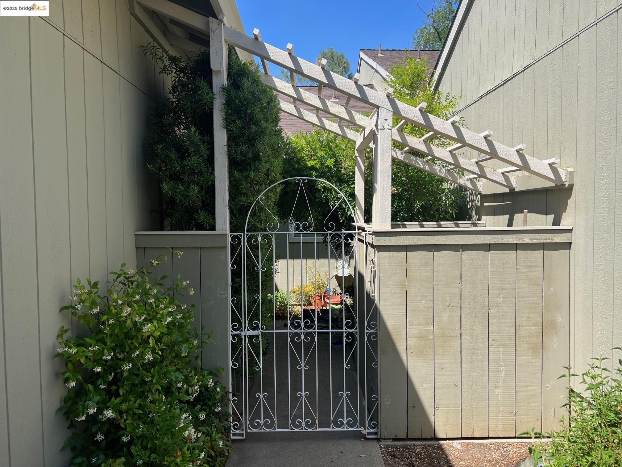 Detail Gallery Image 3 of 15 For 23685 Marble Quarry Rd #5,  Columbia,  CA 95310 - 2 Beds | 1 Baths