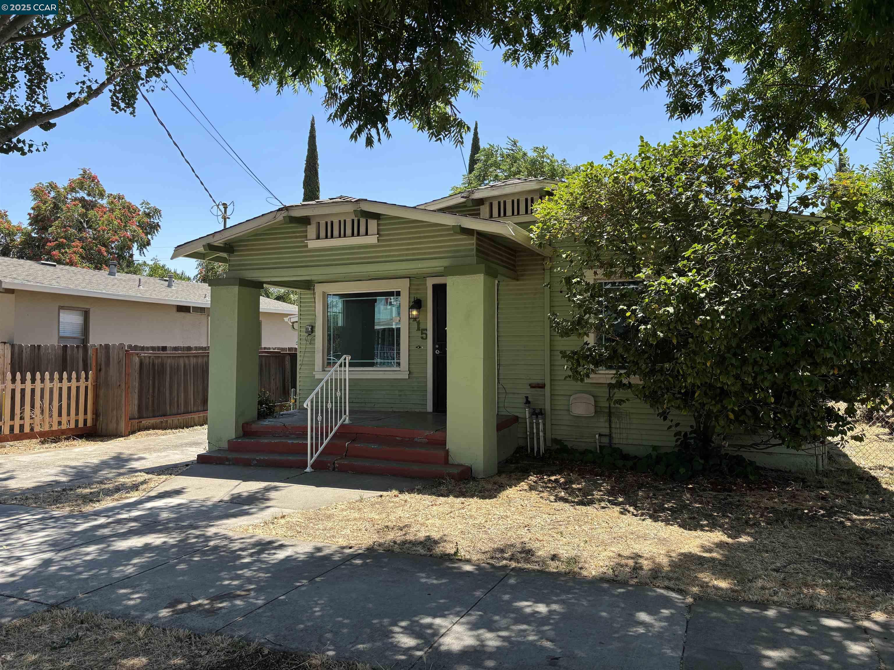 Detail Gallery Image 2 of 22 For 415 W 9th St, Antioch,  CA 94509 - 3 Beds | 2 Baths