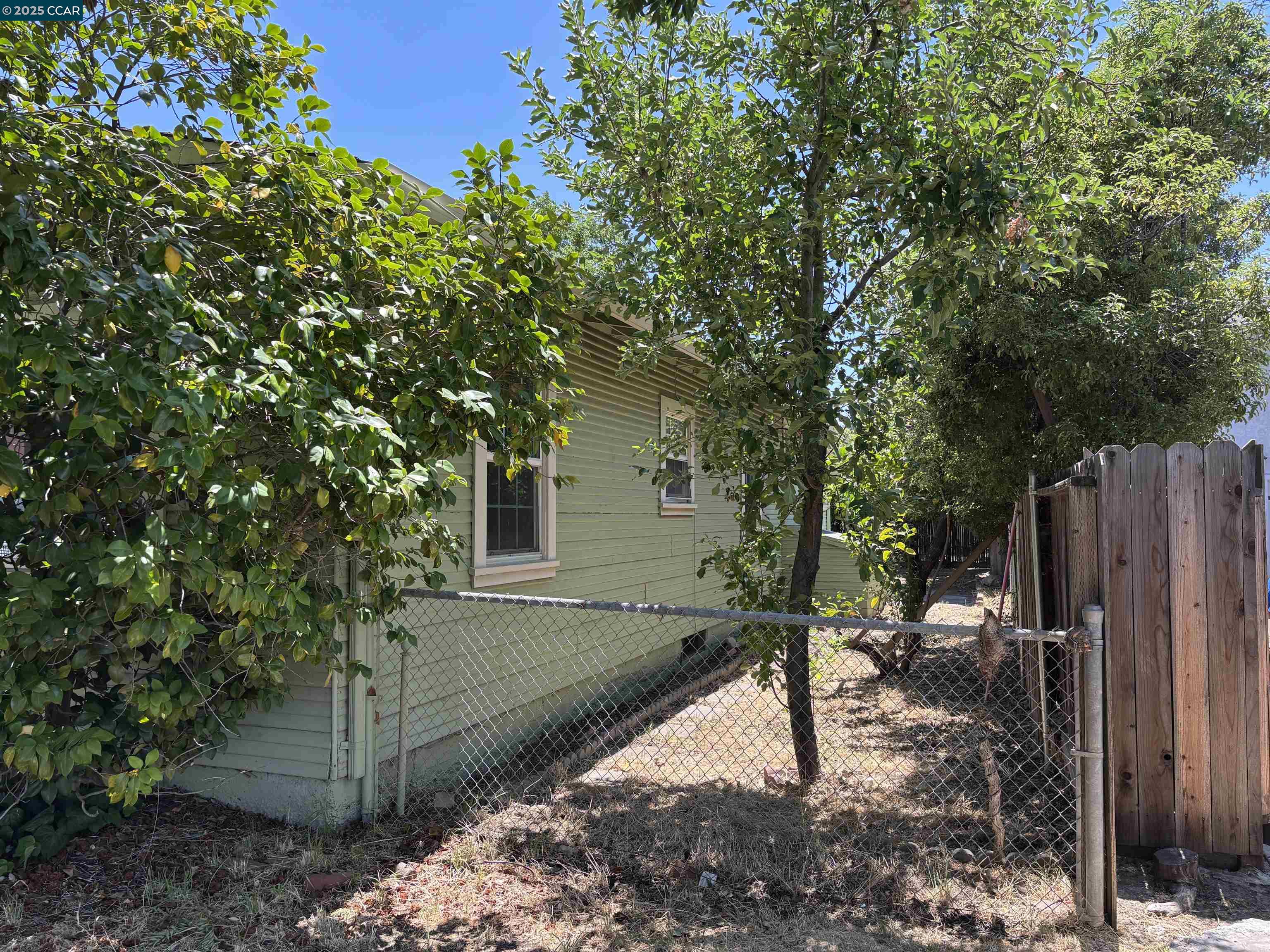 Detail Gallery Image 7 of 22 For 415 W 9th St, Antioch,  CA 94509 - 3 Beds | 2 Baths