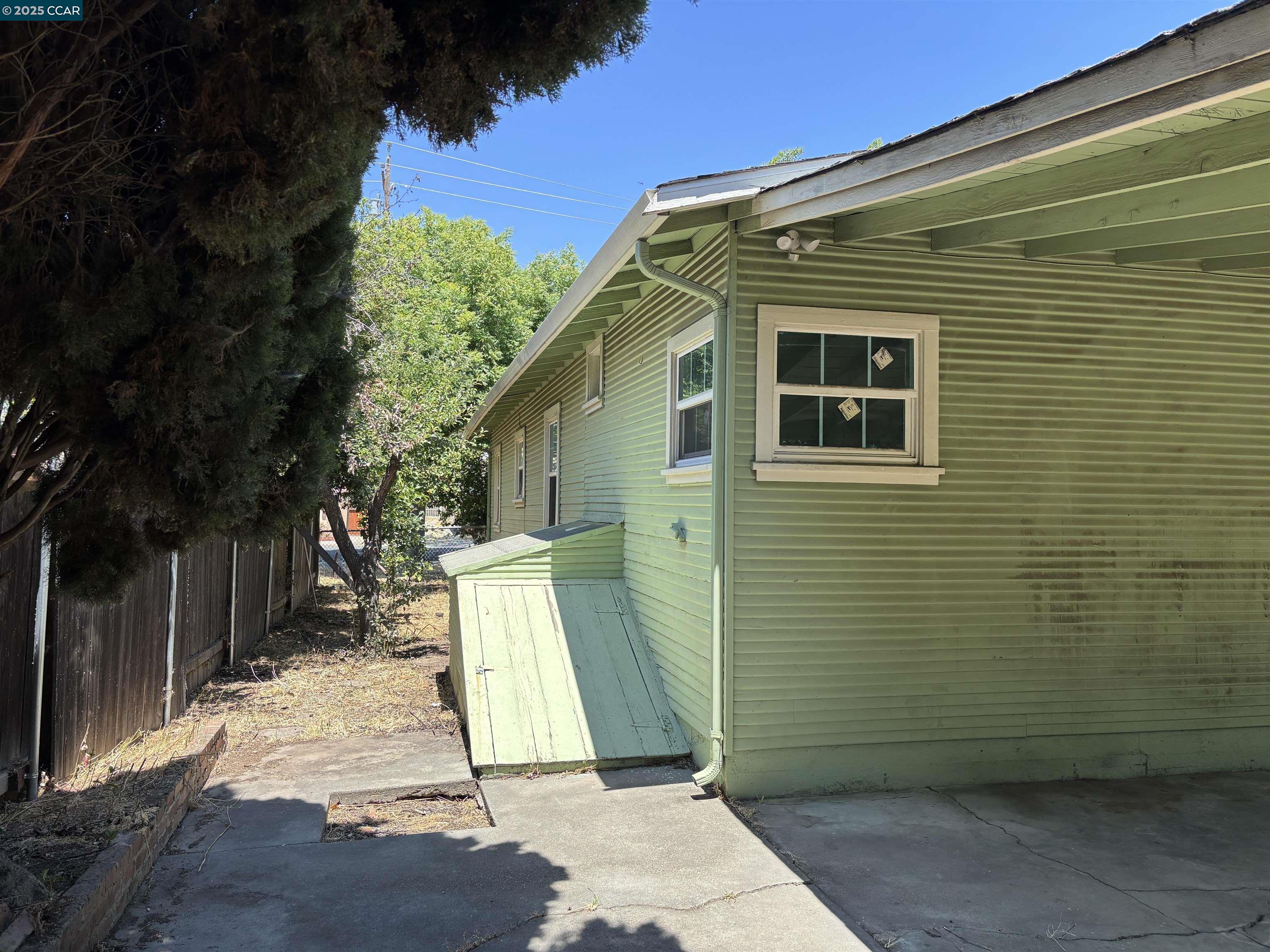 Detail Gallery Image 8 of 22 For 415 W 9th St, Antioch,  CA 94509 - 3 Beds | 2 Baths