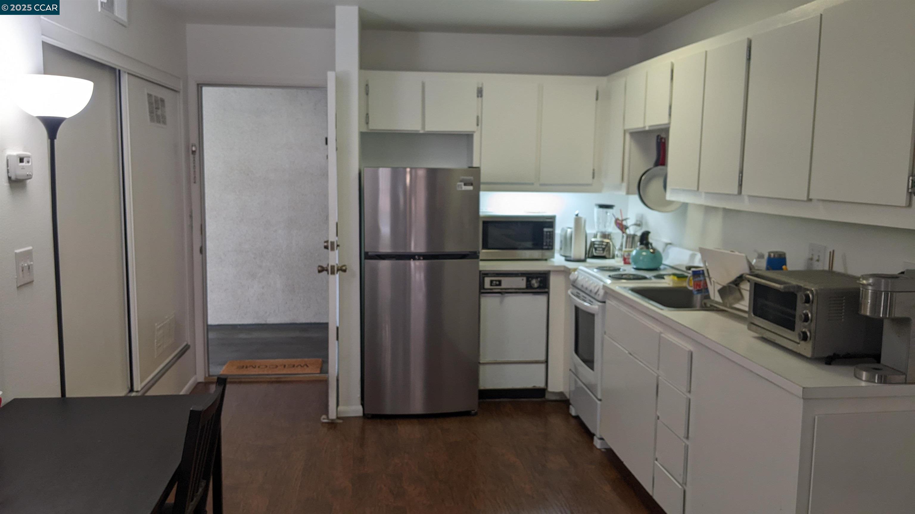 Photo #4: 41100868 Listing: Photo #4