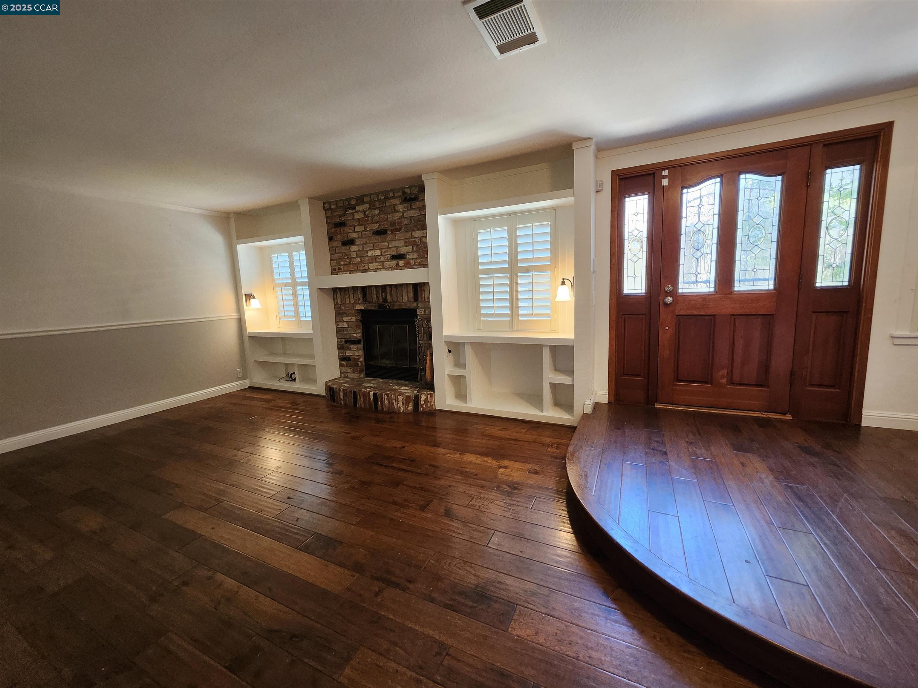 Detail Gallery Image 2 of 35 For 312 Wildcroft Dr, Martinez,  CA 94553 - 3 Beds | 2/1 Baths