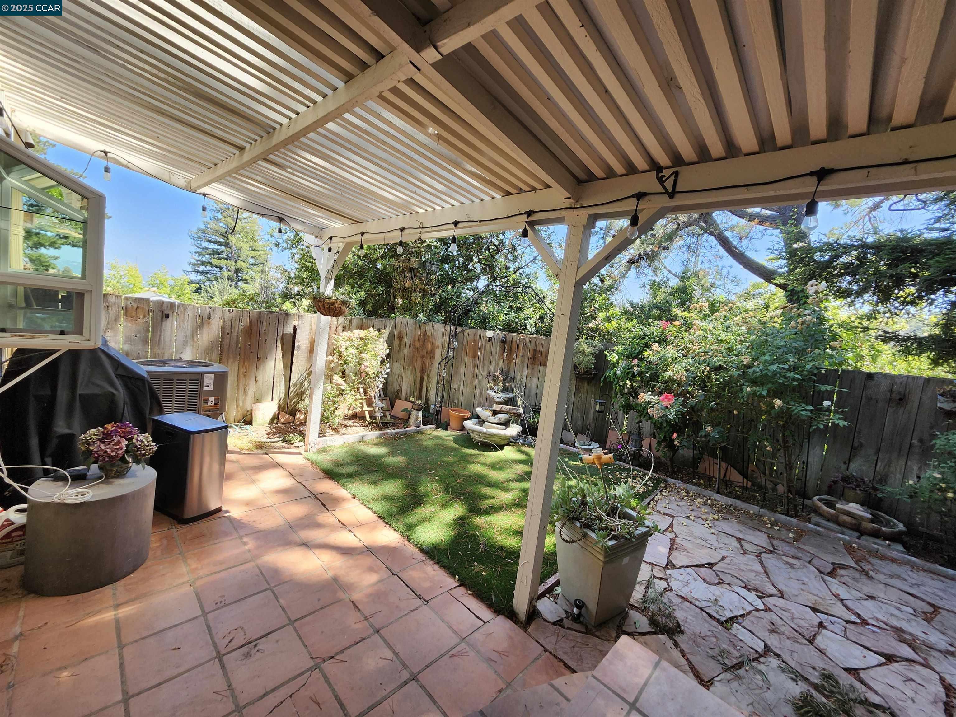 Detail Gallery Image 11 of 35 For 312 Wildcroft Dr, Martinez,  CA 94553 - 3 Beds | 2/1 Baths