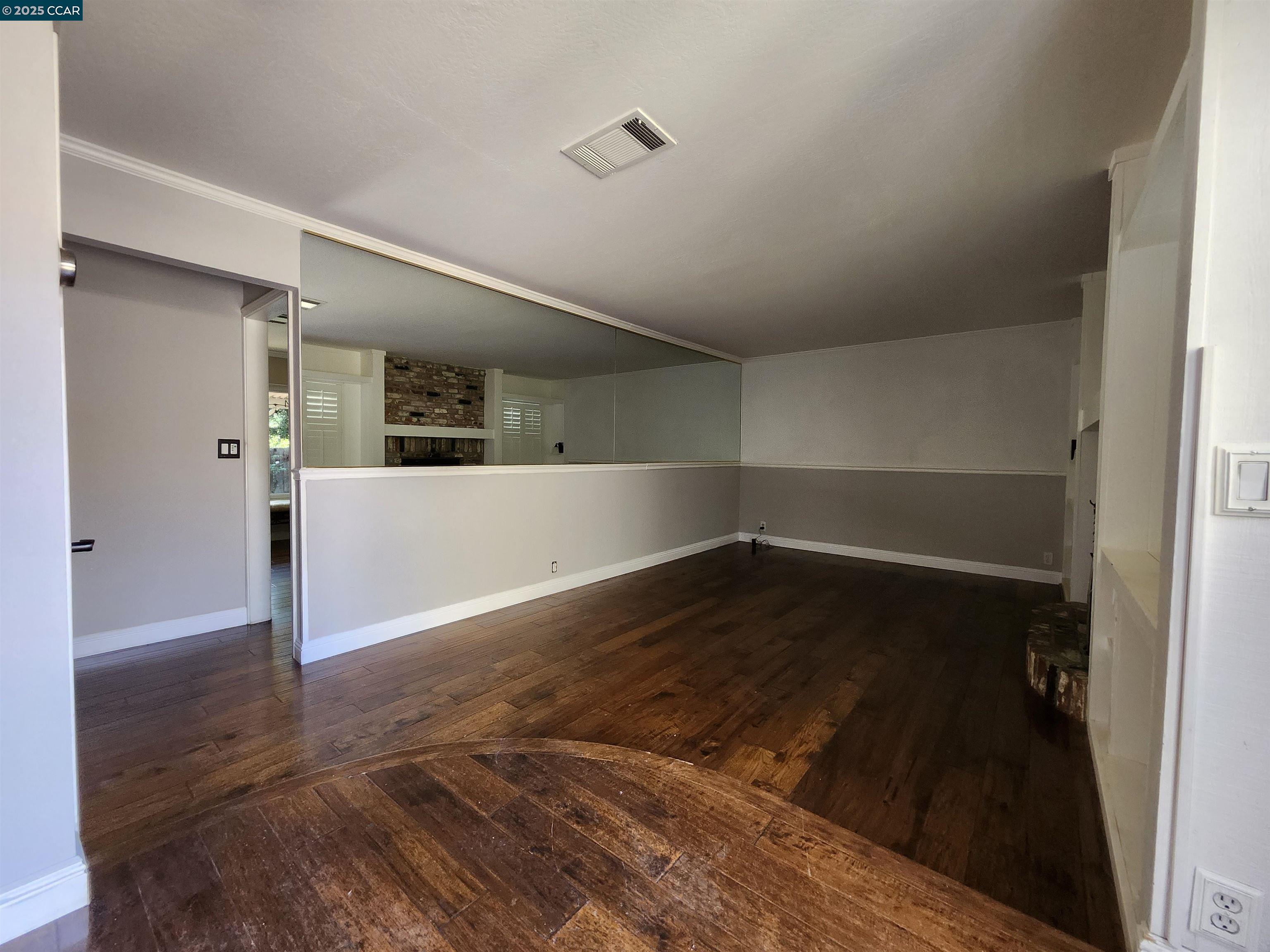 Photo #3: 41100876 Listing 