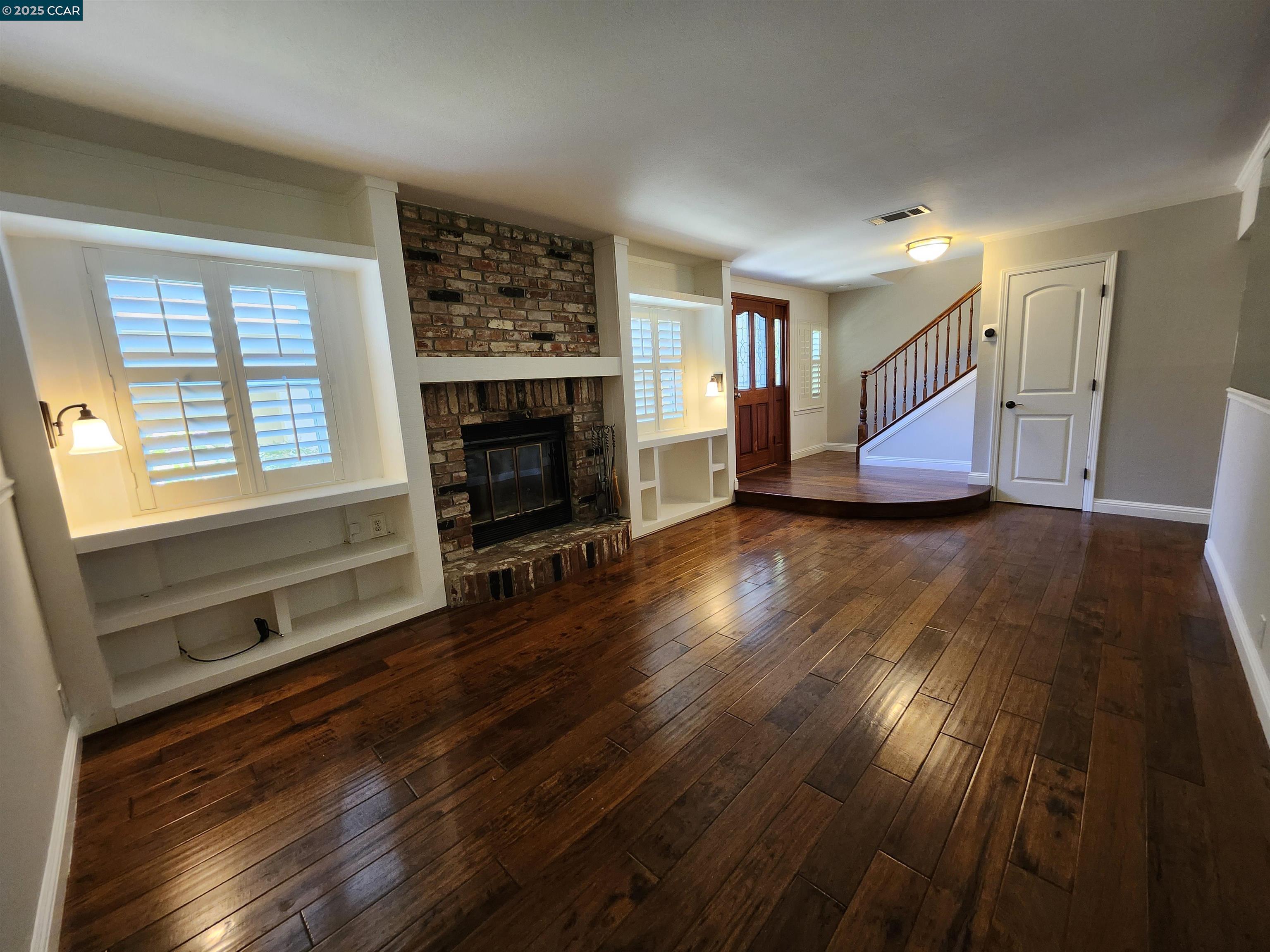 Detail Gallery Image 4 of 35 For 312 Wildcroft Dr, Martinez,  CA 94553 - 3 Beds | 2/1 Baths