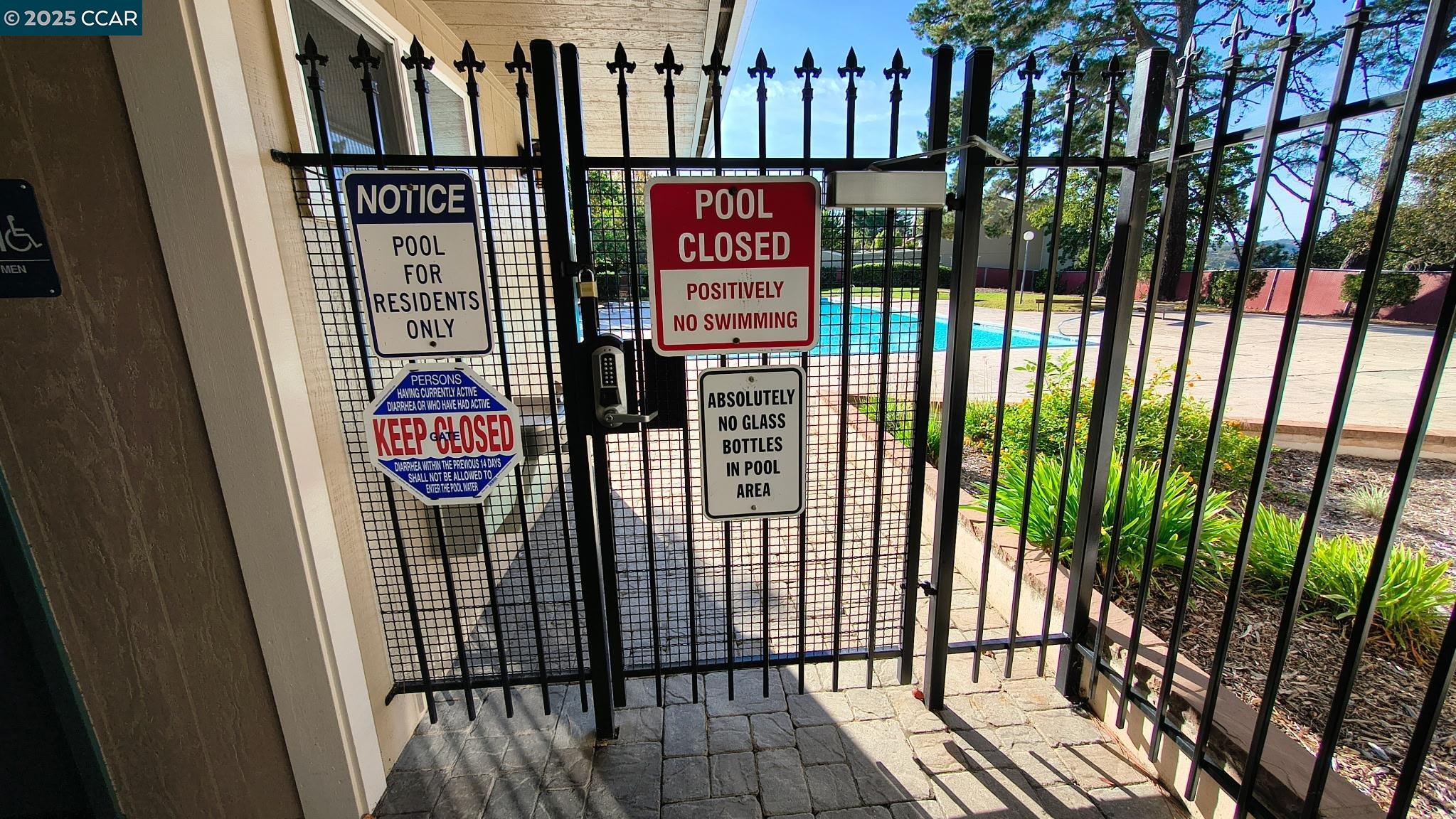 Detail Gallery Image 33 of 35 For 312 Wildcroft Dr, Martinez,  CA 94553 - 3 Beds | 2/1 Baths