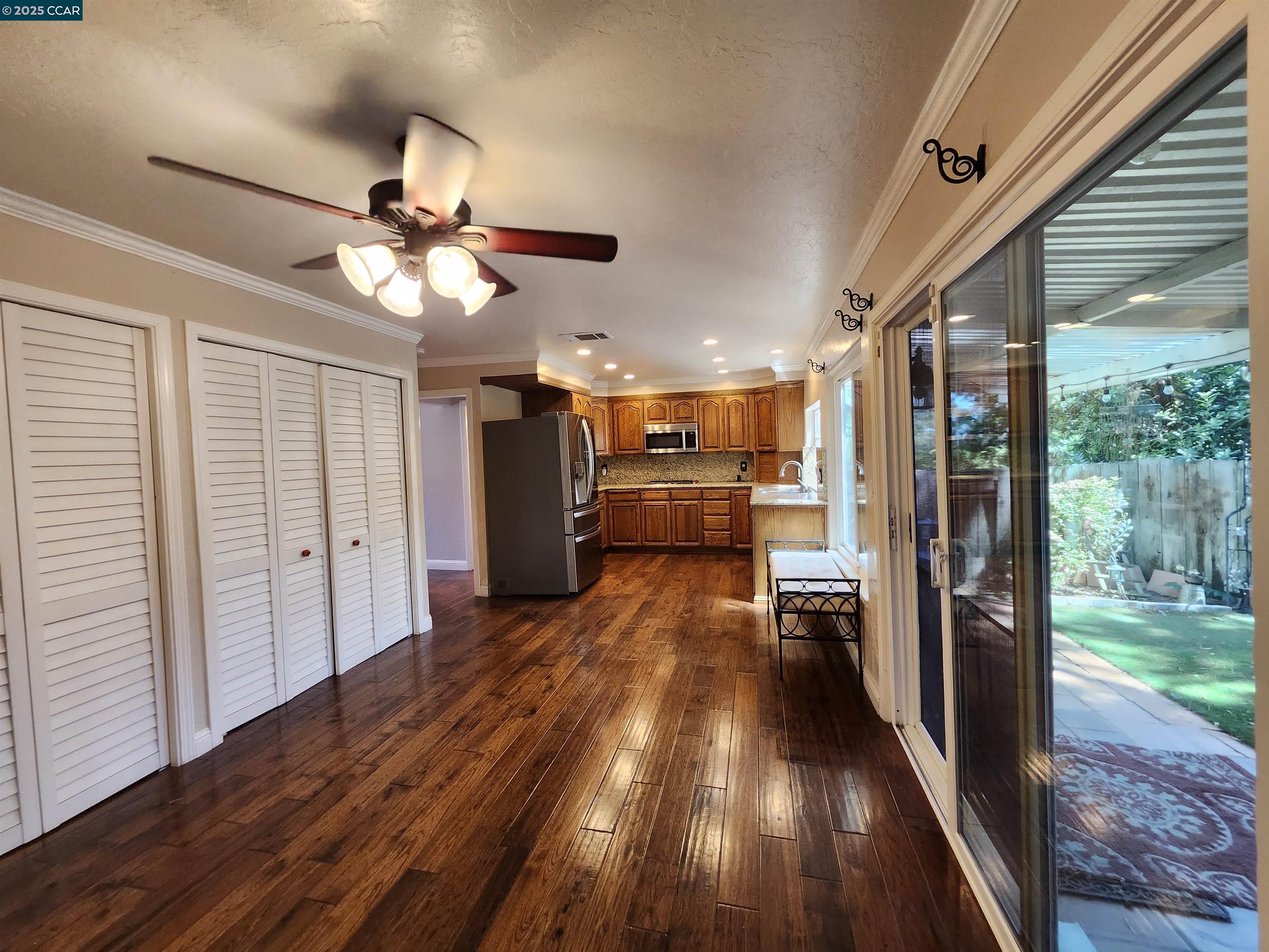 Photo #8: 41100876 Listing: Photo #8