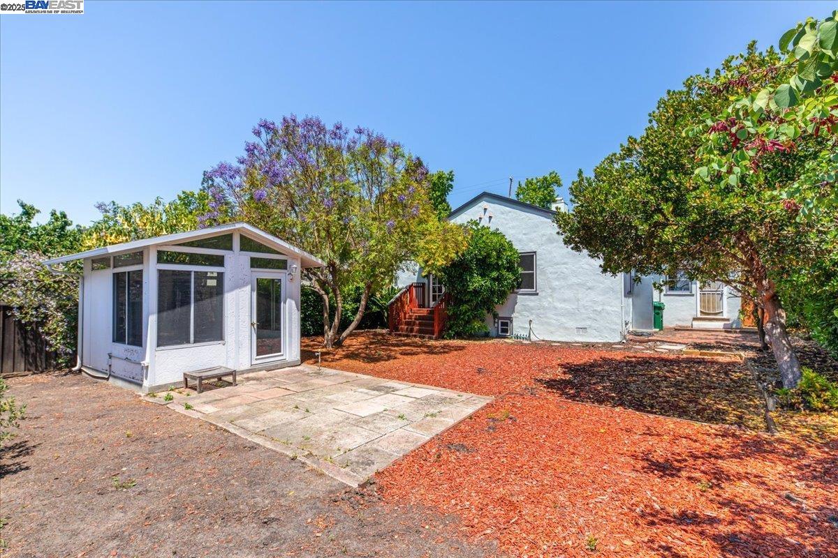 Detail Gallery Image 17 of 20 For 130 Marlow Dr, Oakland,  CA 94605 - 2 Beds | 1 Baths