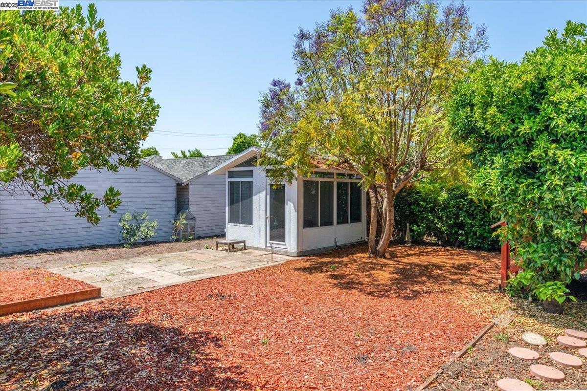 Detail Gallery Image 20 of 20 For 130 Marlow Dr, Oakland,  CA 94605 - 2 Beds | 1 Baths