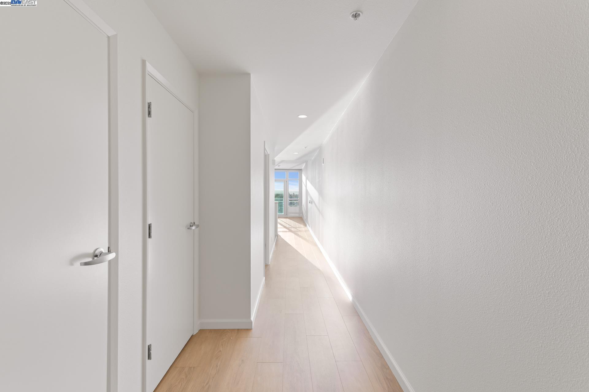 1 Lakeside # 1806, Oakland, California 94612, 1 Bedroom Bedrooms, 1 Room Rooms,1 BathroomBathrooms,Residential Lease,For Rent,1 Lakeside # 1806,41100882