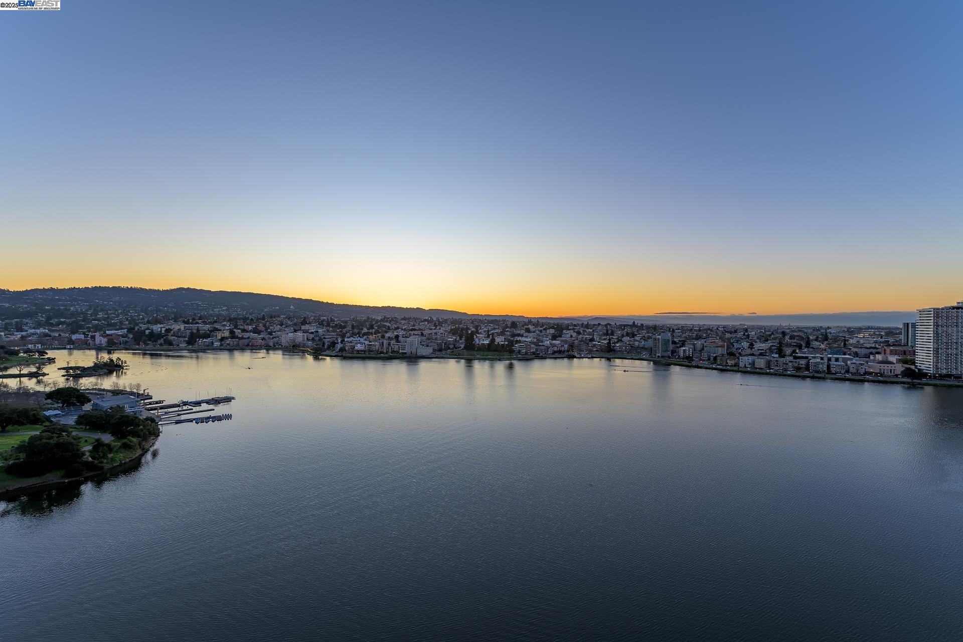1 Lakeside # 1806, Oakland, California 94612, 1 Bedroom Bedrooms, 1 Room Rooms,1 BathroomBathrooms,Residential Lease,For Rent,1 Lakeside # 1806,41100882