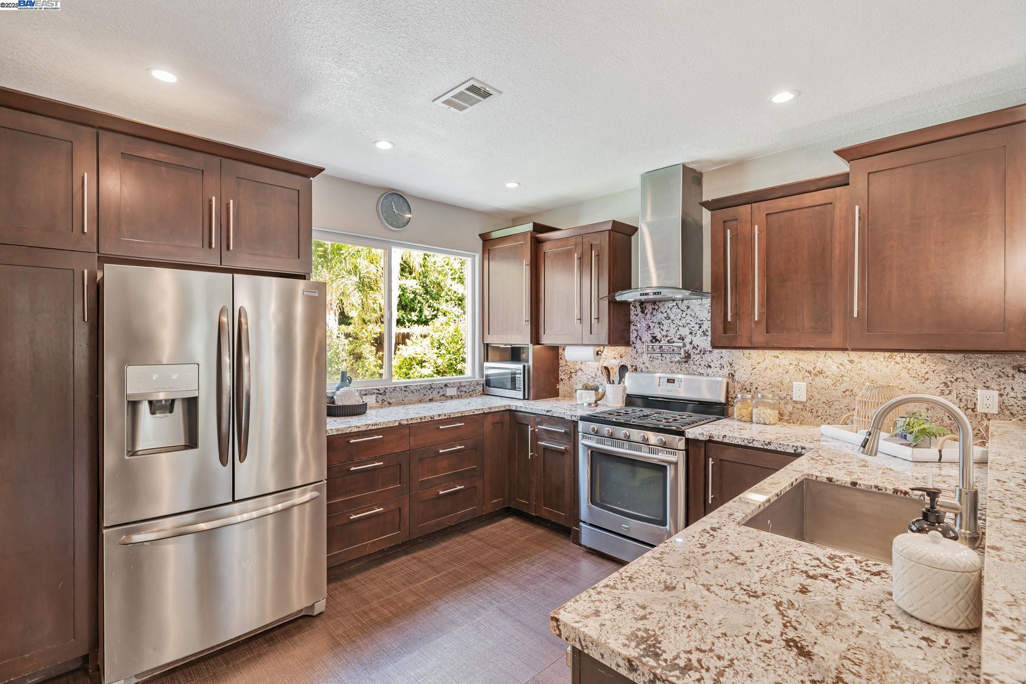 Detail Gallery Image 12 of 50 For 761 Potsgrove Place, Tracy,  CA 95377-9023 - 3 Beds | 2 Baths