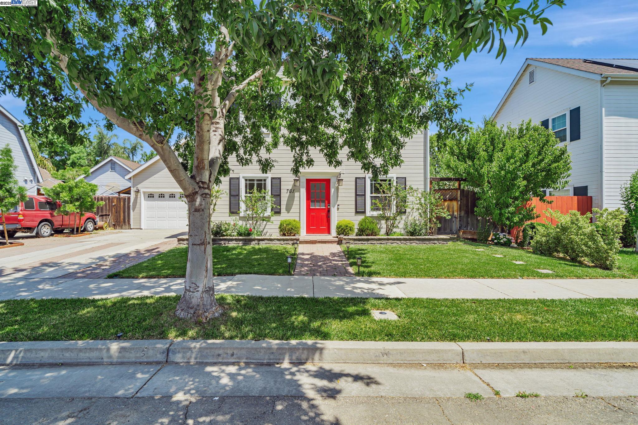Detail Gallery Image 3 of 50 For 761 Potsgrove Place, Tracy,  CA 95377-9023 - 3 Beds | 2 Baths