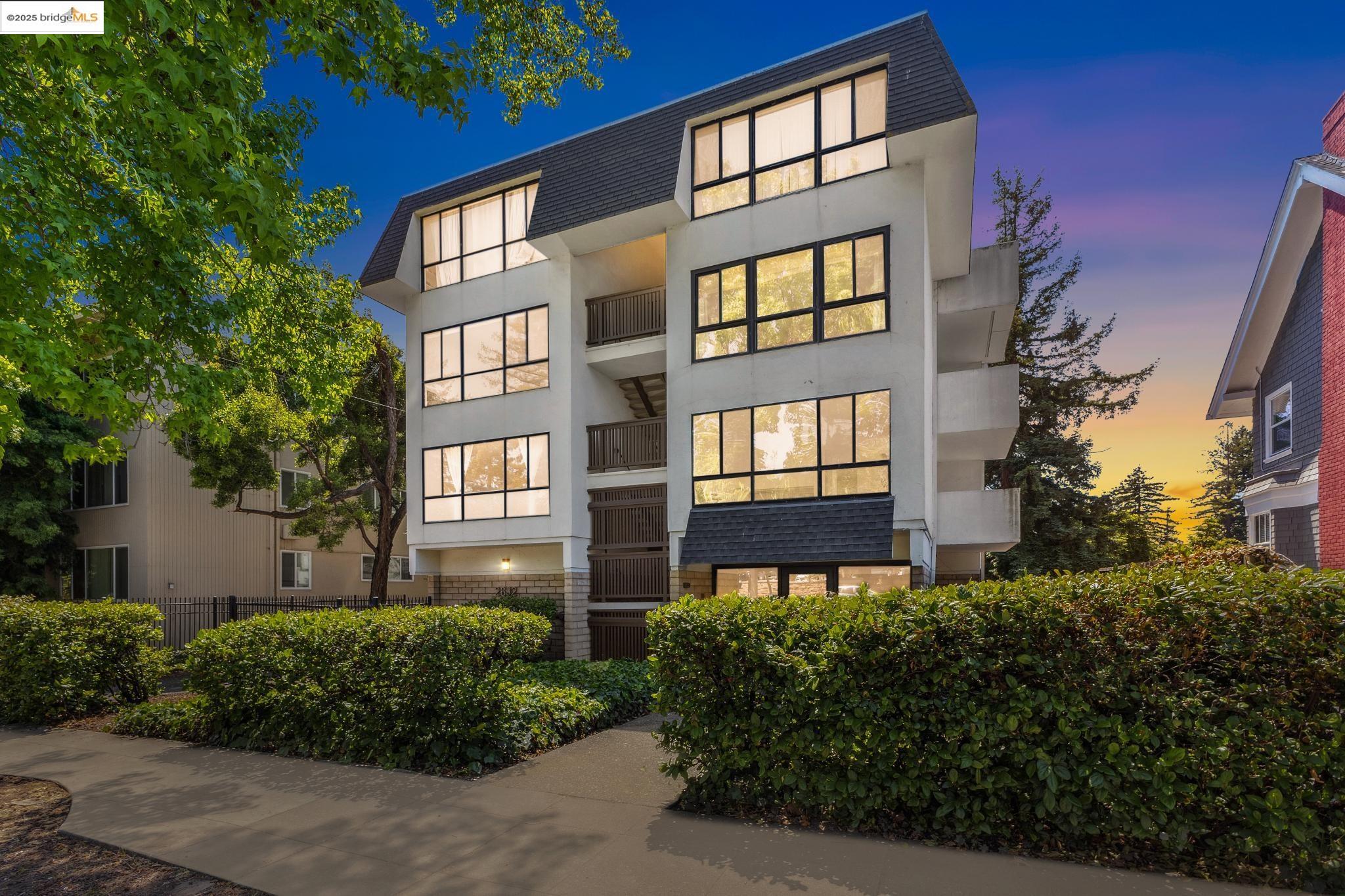 Front Image Thumbnail for EB41100888