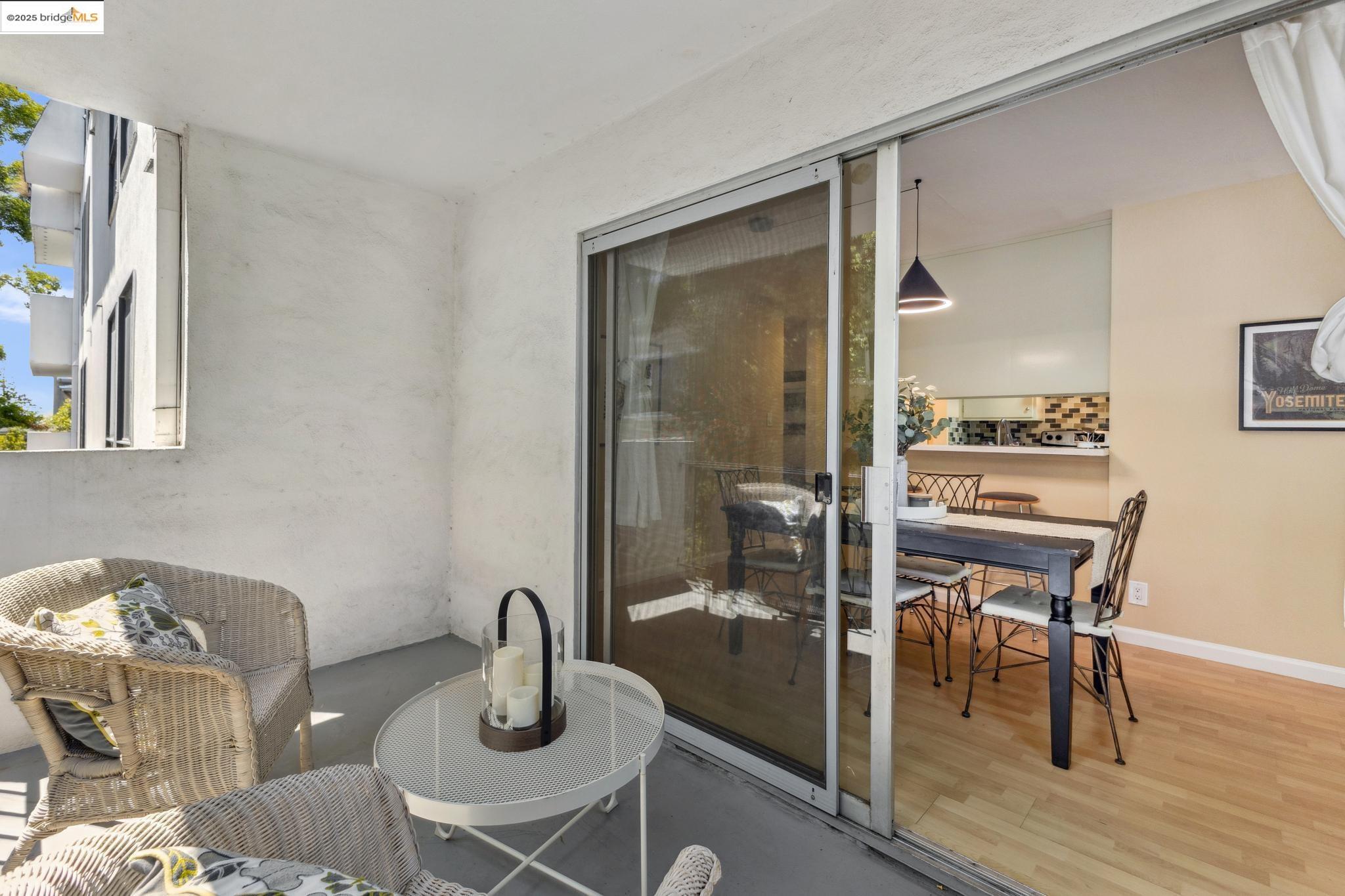 Detail Gallery Image 17 of 39 For 2632 Warring St #1,  Berkeley,  CA 94704 - 2 Beds | 1 Baths